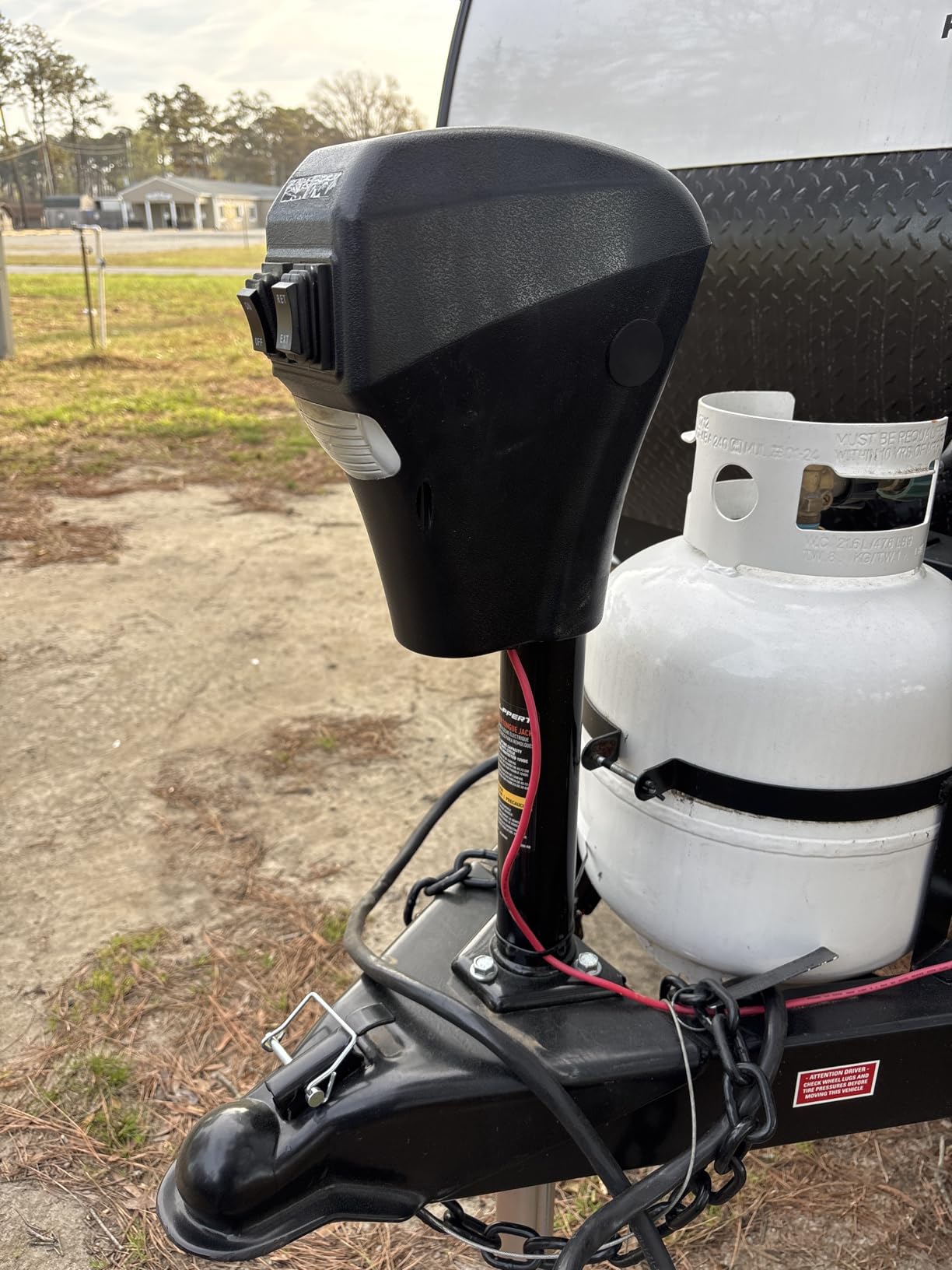 Lippert 3,500 lb Electric A-Frame Trailer Tongue Jack, Black, 285318 customer photo 1