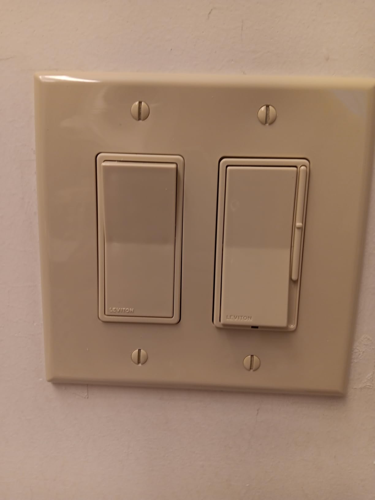 Leviton Decora Slide Dimmer Switch for Dimmable LED, Halogen and Incandescent Bulbs, DSL06-1LZ, White with Ivory and Light Almond Faceplates customer photo 1