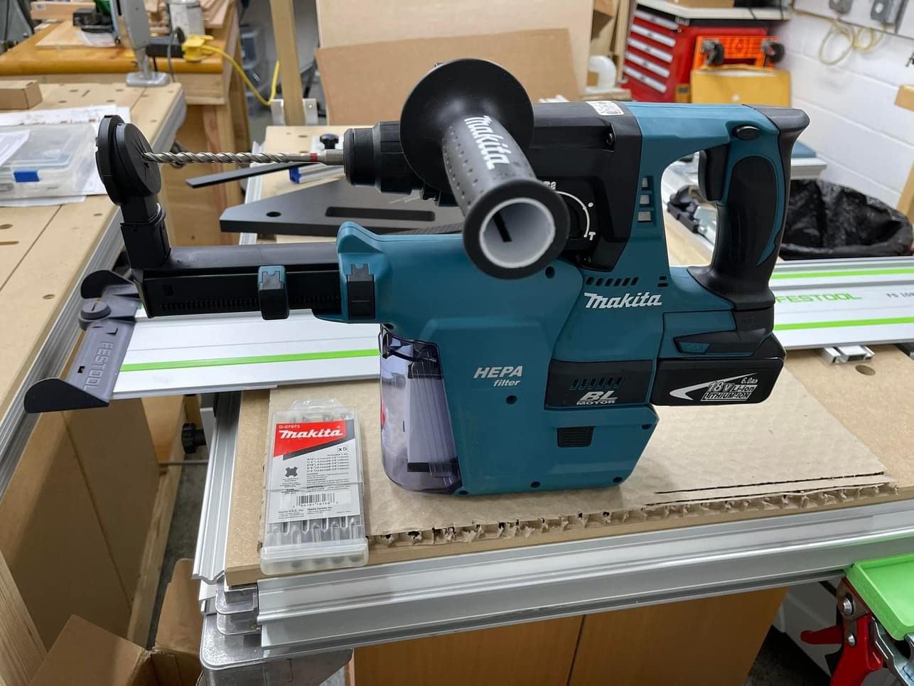 Makita XRH01Z 18V LXT Lithium-Ion Brushless Cordless 1-Inch Rotary Hammer customer photo 1