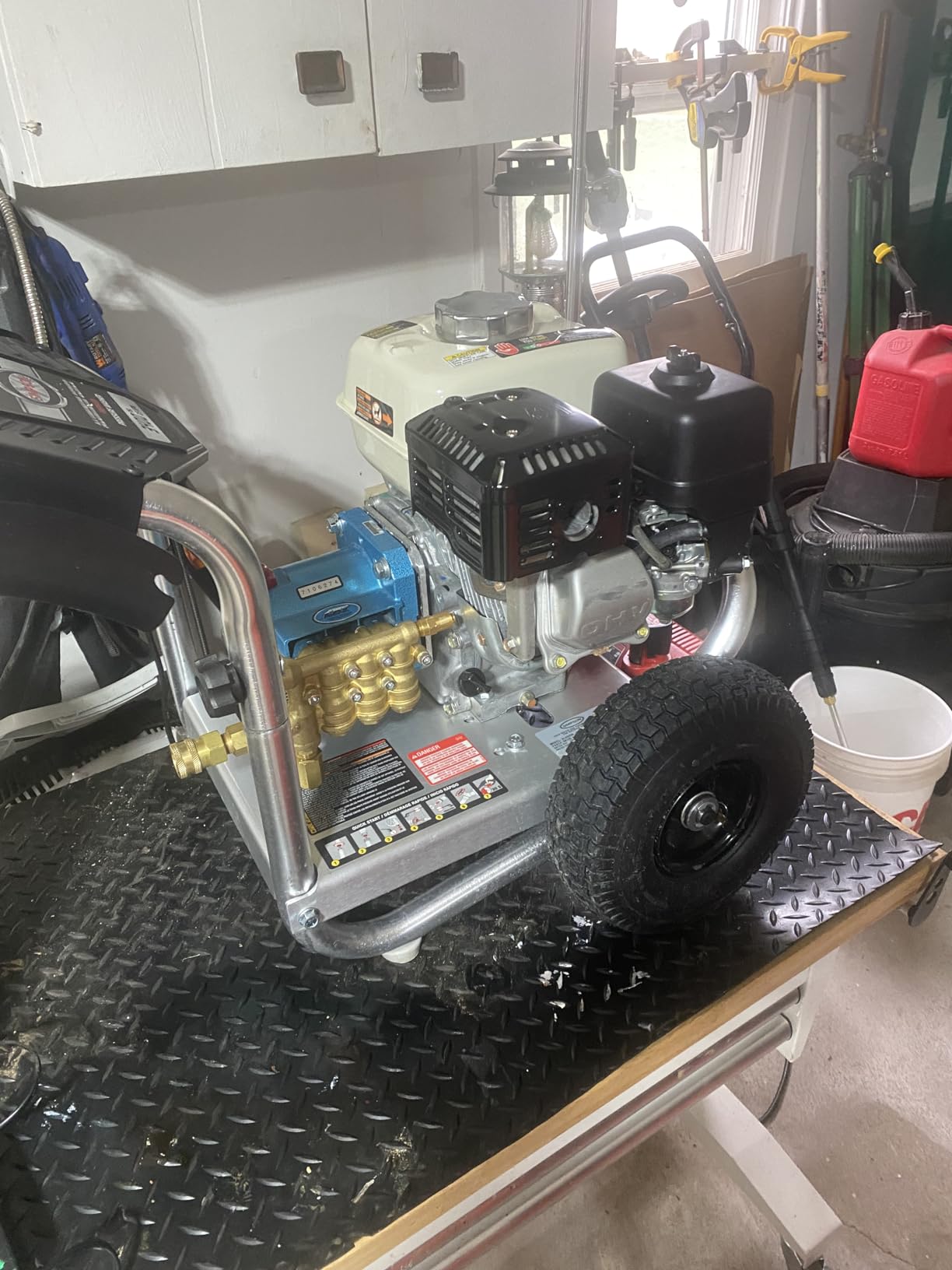 Cleaning 3400 PSI Gas Pressure Washer, 2.5 GPM Power Washer for Commercial Use, Honda GX200 Engine, 25-Foot Hose, Aluminum Series, 49-State (ALH3228-S) customer photo 1