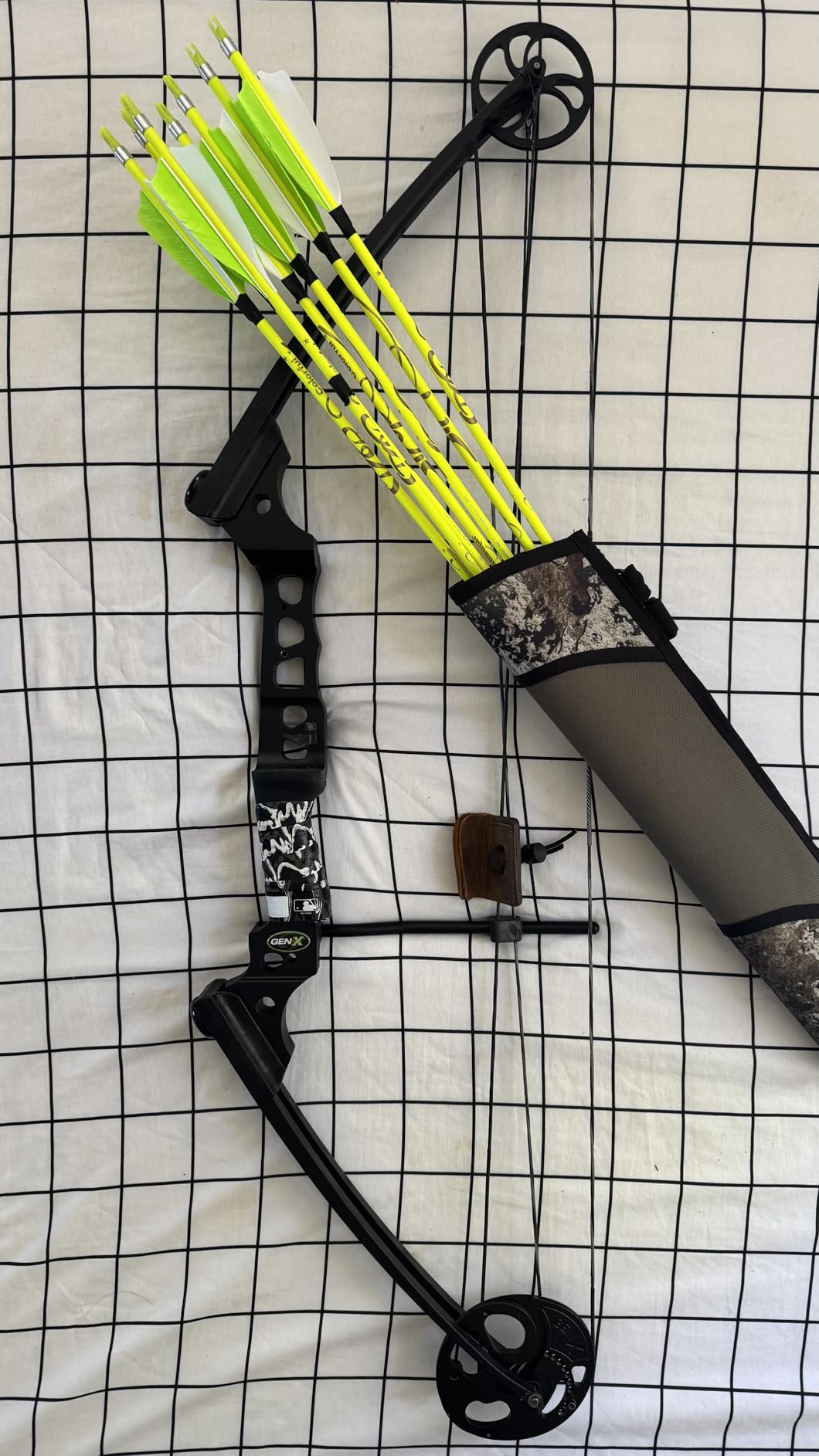 Genesis Gen-X Lightweight Compound Bow, Archery Hunting Bow for Adults w/Adjustable Riser, Cam Draw Weight, & Length, Draw Hand - Right, Black customer photo 2
