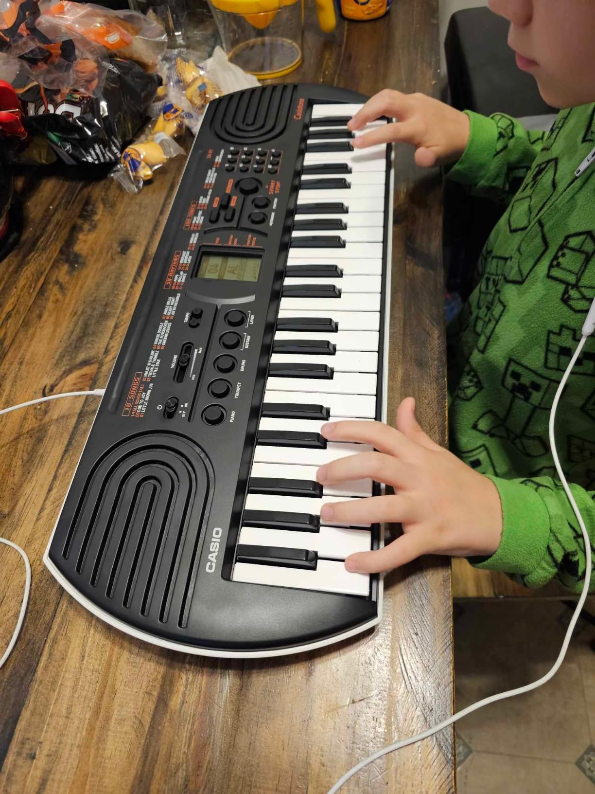 Casiotone SA-81 - Compact Keyboard with 100 Tones & 50 Rhythms | Fun for Beginners | Great for Music Practice and Learning | 44 Mini Keys, 100 Built-in Tones, 32-Note Polyphony customer photo 1