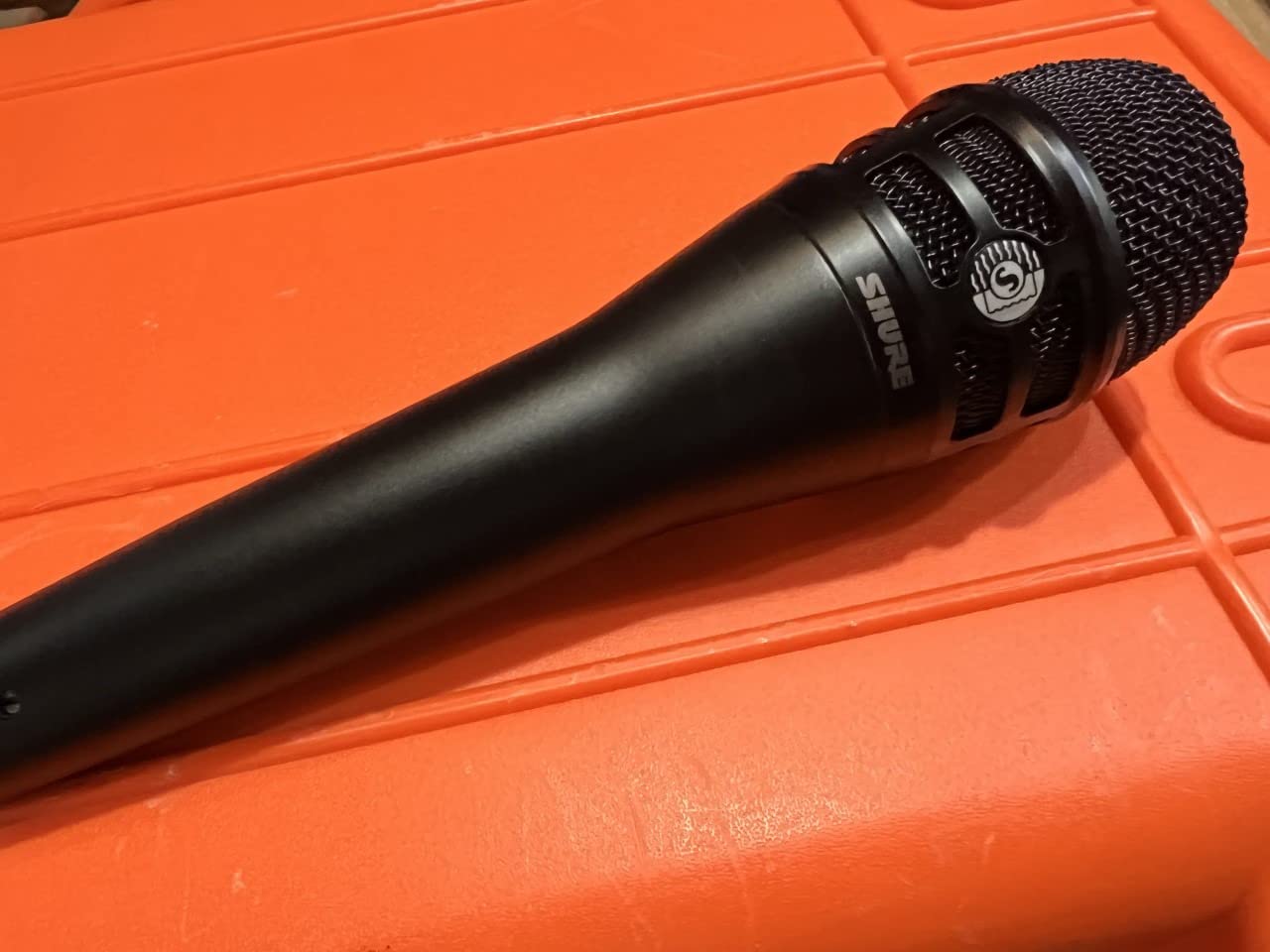 Shure KSM8 Dualdyne Dynamic Vocal Microphone - Dual-Diaphragm Cardioid Mic for Live Performance, Studio Recording and Broadcasting, Black customer photo 2