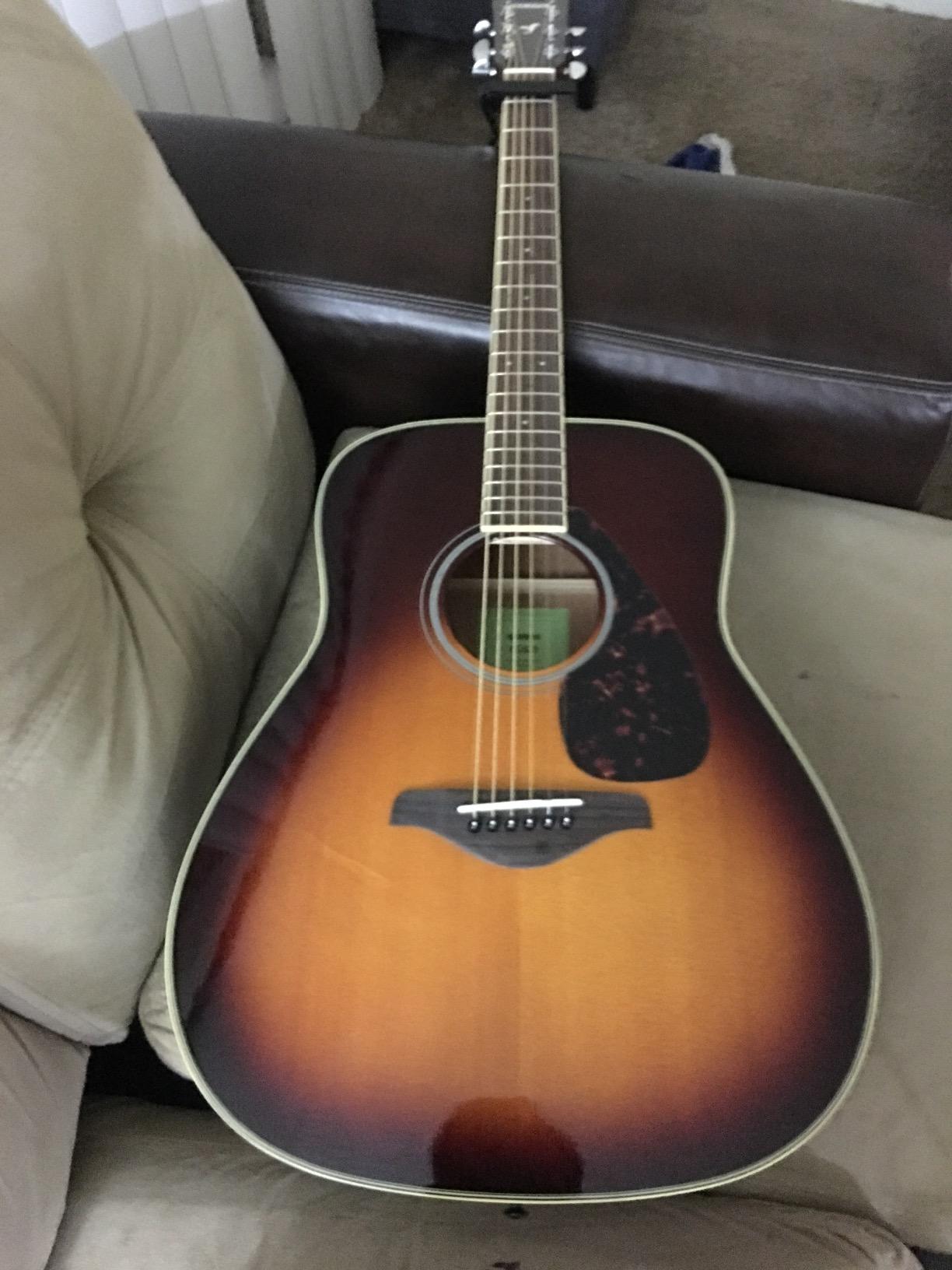 Yamaha FG820 Solid Top Acoustic Guitar, Natural, Dreadnought customer photo 2