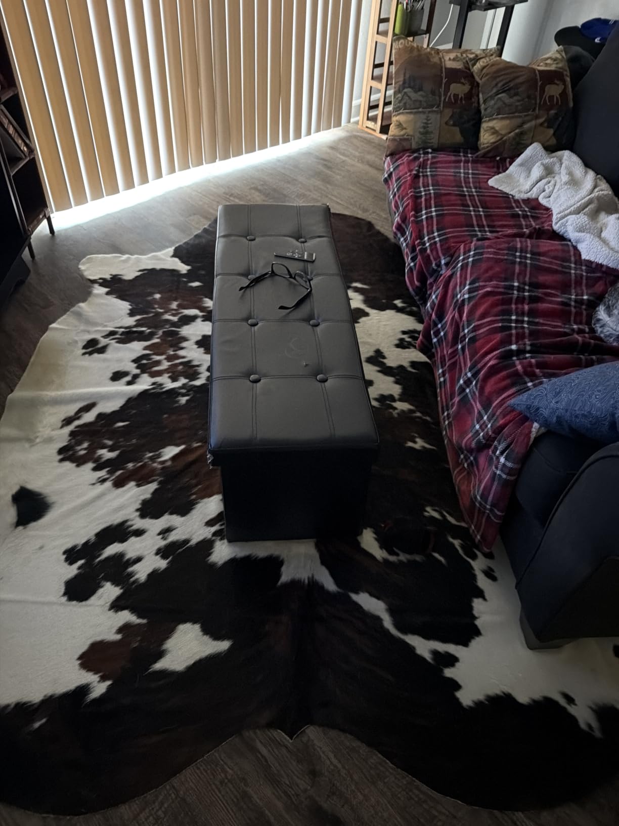 100% Genuine Tricolore Cowhide Rug - Modern Style Animal Skin Rug & Floor Carpet for Living Room, Bedroom, Kitchen & More - Large (6x6-7ft) customer photo 2