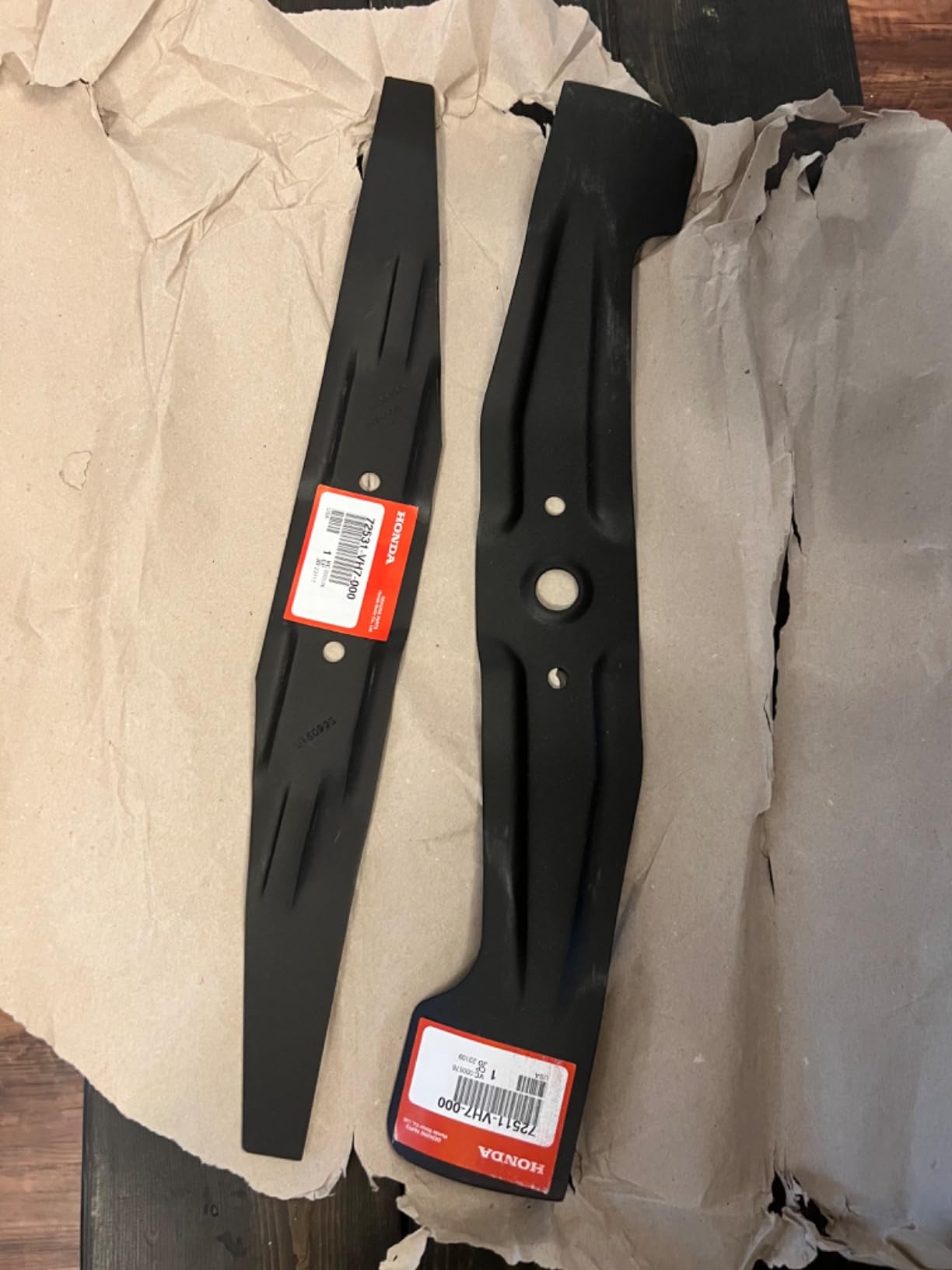 Honda Genuine OEM HRX Blade Kit - (1) 72511-VH7-000 Blade & (1) 72531-VH7-000 Blade for HRX217 Series Walk-Behind Mowers customer photo 1