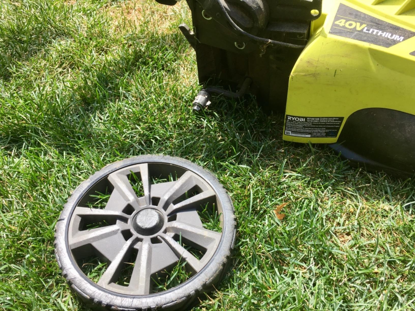 Ryobi RY40180 40V Brushless Lithium-Ion Cordless Electric Mower Kit, with 5.0Ah Battery customer photo 1