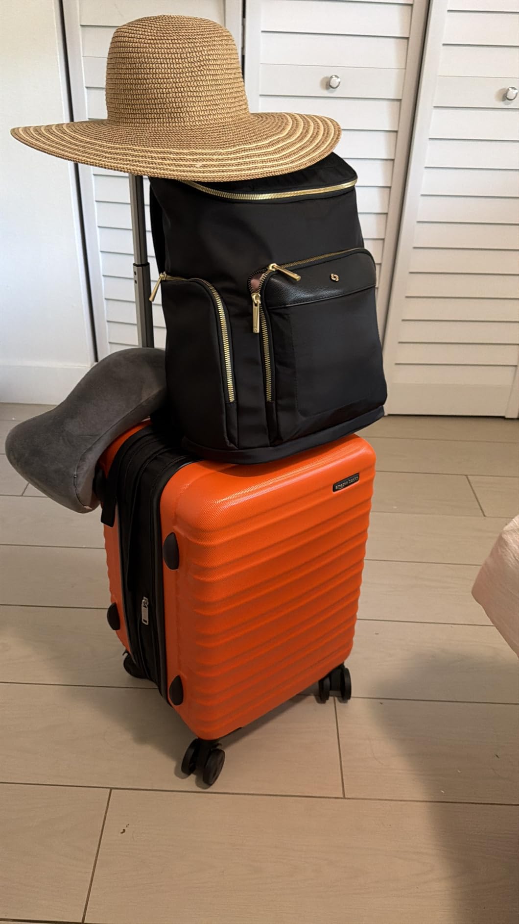 AmazonBasics 68 cm Navy Blue Hardsided Check-In Trolley customer photo 2