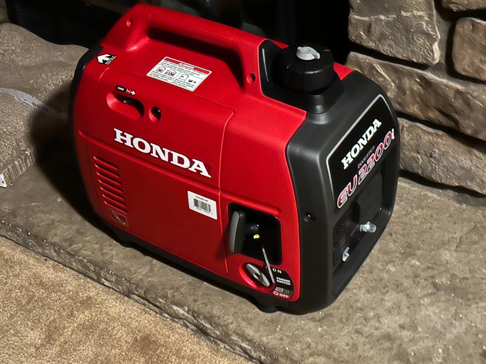 Honda EU2200i 2200 Watt Inverter Generator, Super Quiet 120V Gas Powered Portable Generator for Camping or Home Backup Power Supply, Up to 8.1 Hour Run Time (EU2200ITAN) customer photo 1