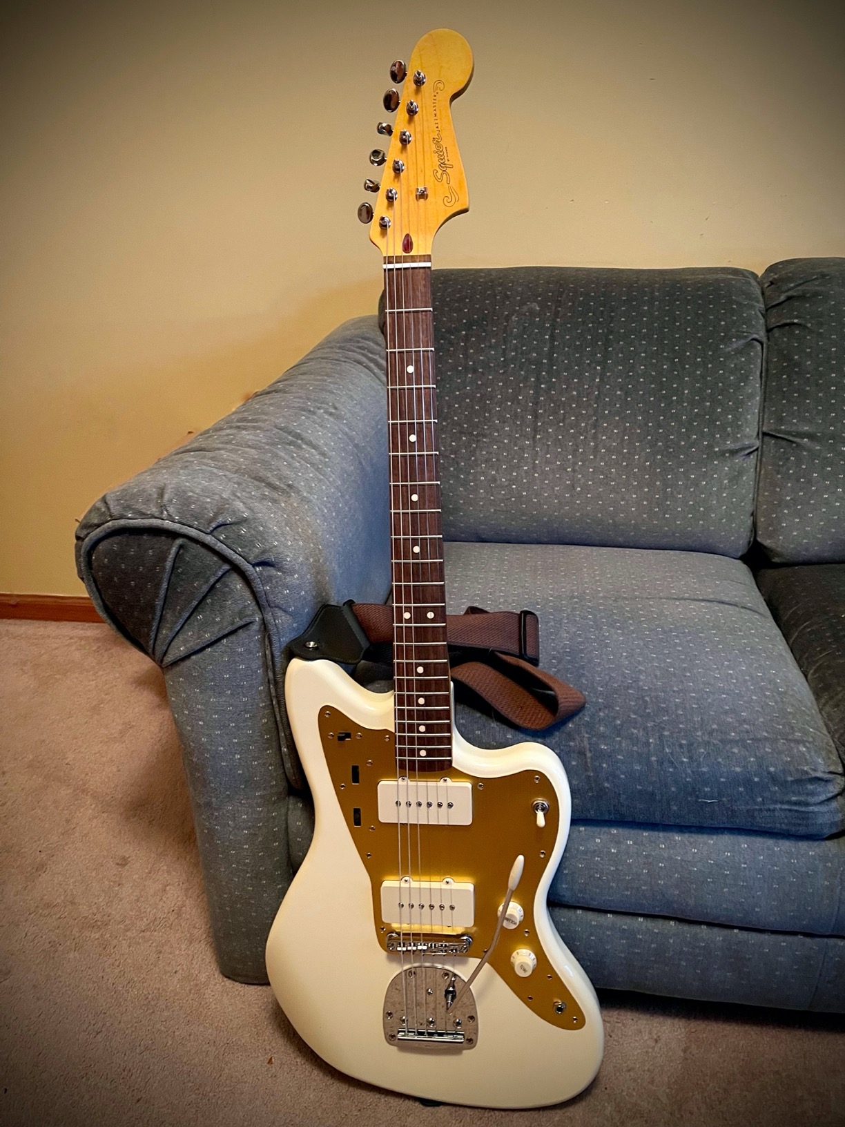 Squier J Mascis Jazzmaster Electric Guitar, with 2-Year Warranty, Vintage White, Laurel Fingerboard | Basswood Body, Maple Neck, Indian Laurel Fingerboard, 2 Jazzmaster Single-Coil Pickups, Adjusto-Matic Bridge customer photo 2