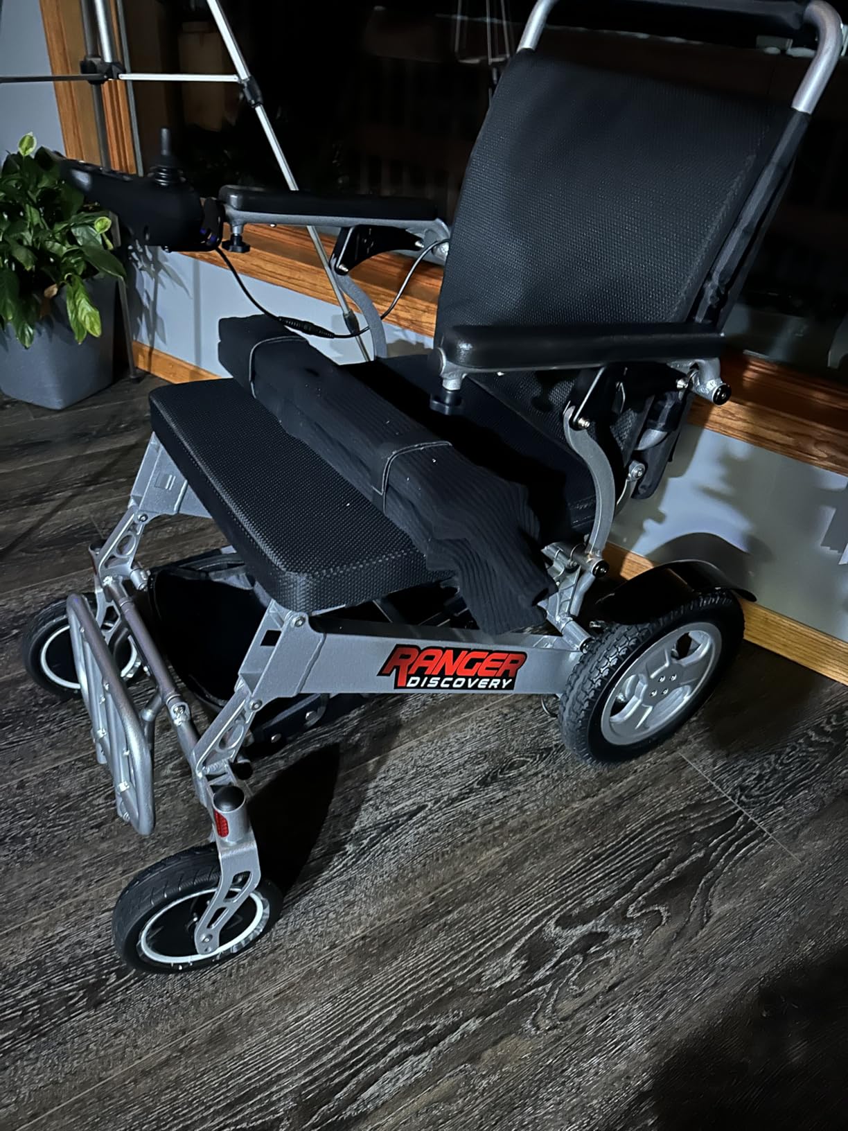 Porto Mobility Ranger Discovery Lightweight Foldable Weatherproof Exclusive Electric Wheelchair, Portable, Brushless Powerful Motors, Dual Battery, All Terrain (Silver, Standard) customer photo 2