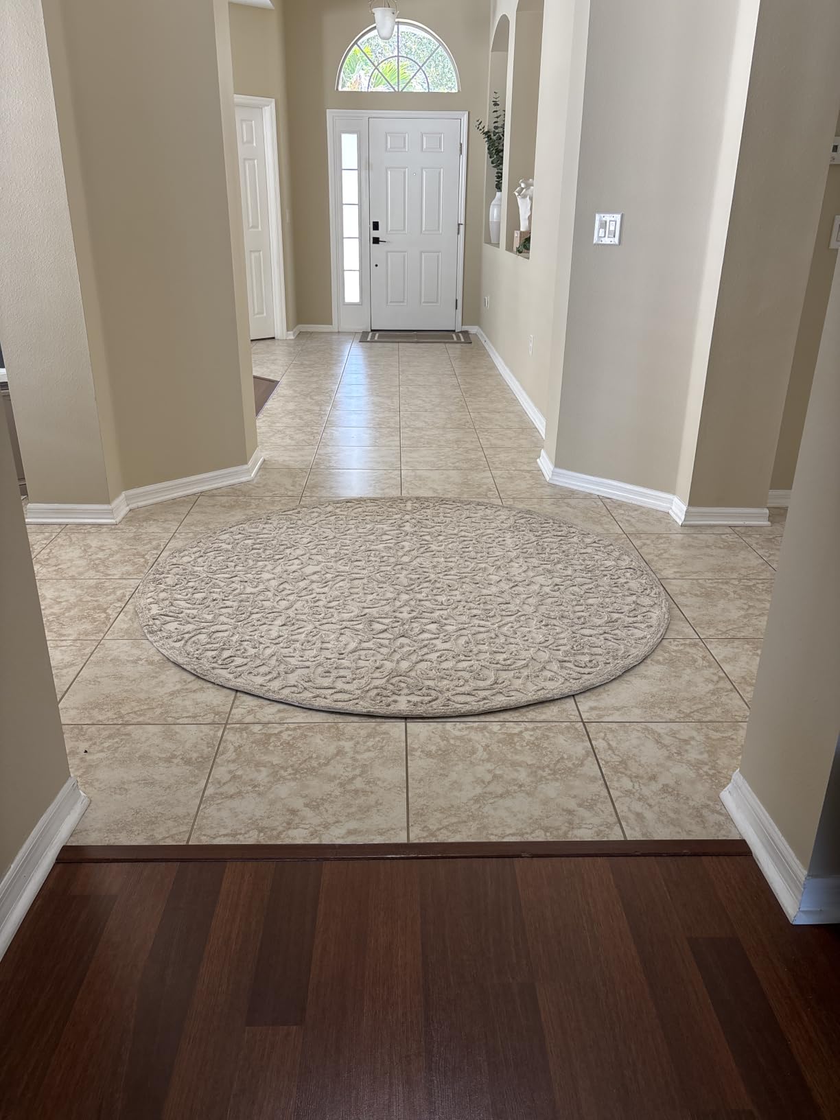 SAFAVIEH Trace Collection Area Rug - 5' x 8', Brown & Ivory, Handmade Wool (TRC103T) customer photo 1