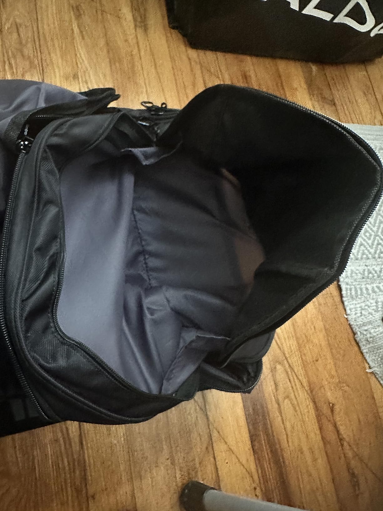 Samsonite Andante 2 Wheeled Duffel Bag - 22-Inch Durable Rolling Luggage with Inline Skate Wheels, Push-Button Handle & Spacious Compartments - All Black customer photo 2