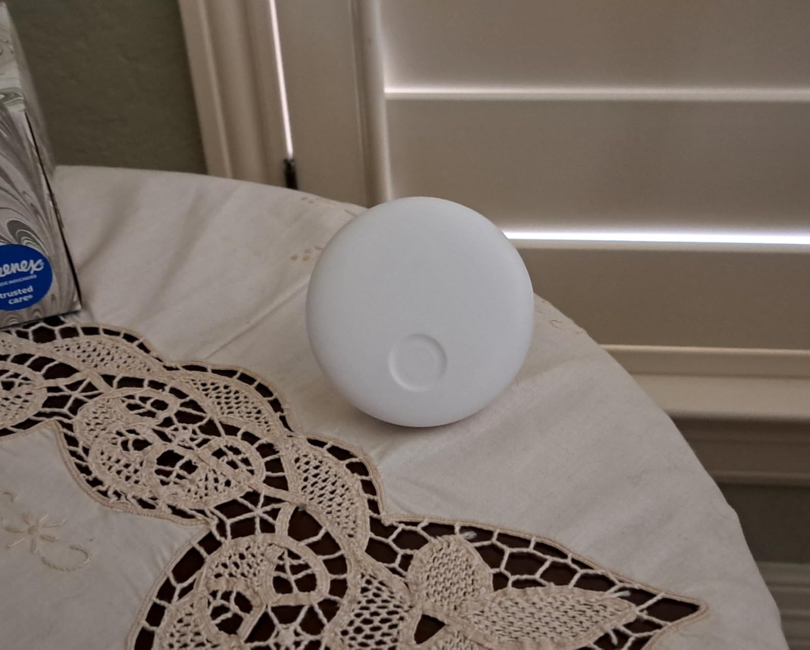 Airthings 2930 Wave Plus - Radon and Air Quality Monitor, Battery Powered (CO2, VOC, Humidity, Temp, Pressure) customer photo 2