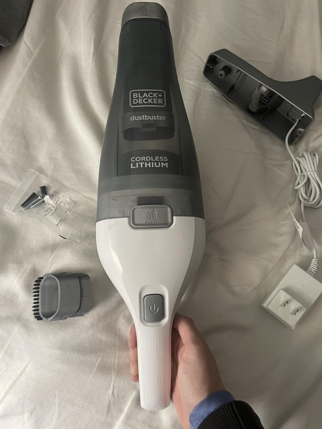 BLACK+DECKER dustbuster Cordless Handheld Vacuum, Portable Car Vacuum Cordless Rechargeable, Wall Mount, Strong Suction QuickClean (HNVC215B10) customer photo 2