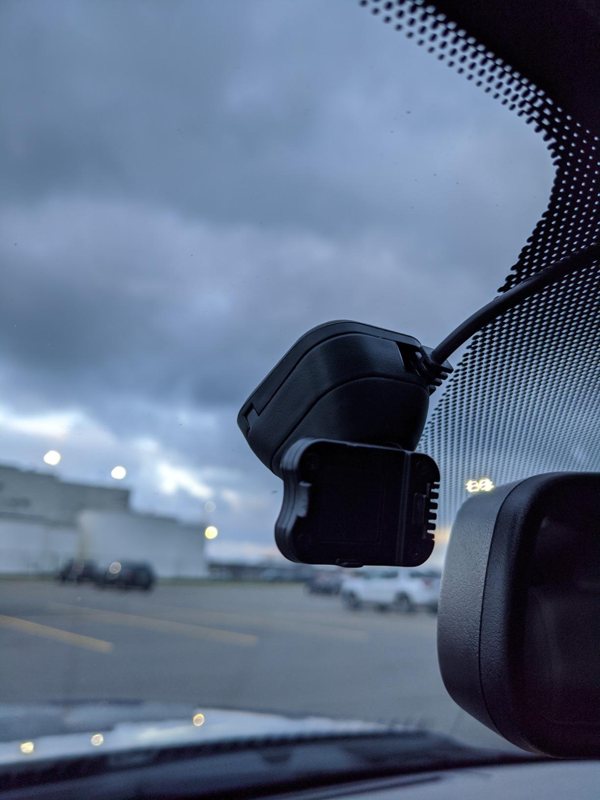 Nextbase 222 Dash Cam Full 1080p/30fps HD Recording In Car DVR Camera- 140 Degree 6 lane Wide Viewing Angle- Polarising Filter Compatible- Intelligent Parking Mode- Loop Records- G-Sensor- Magnetic Mount customer photo 2