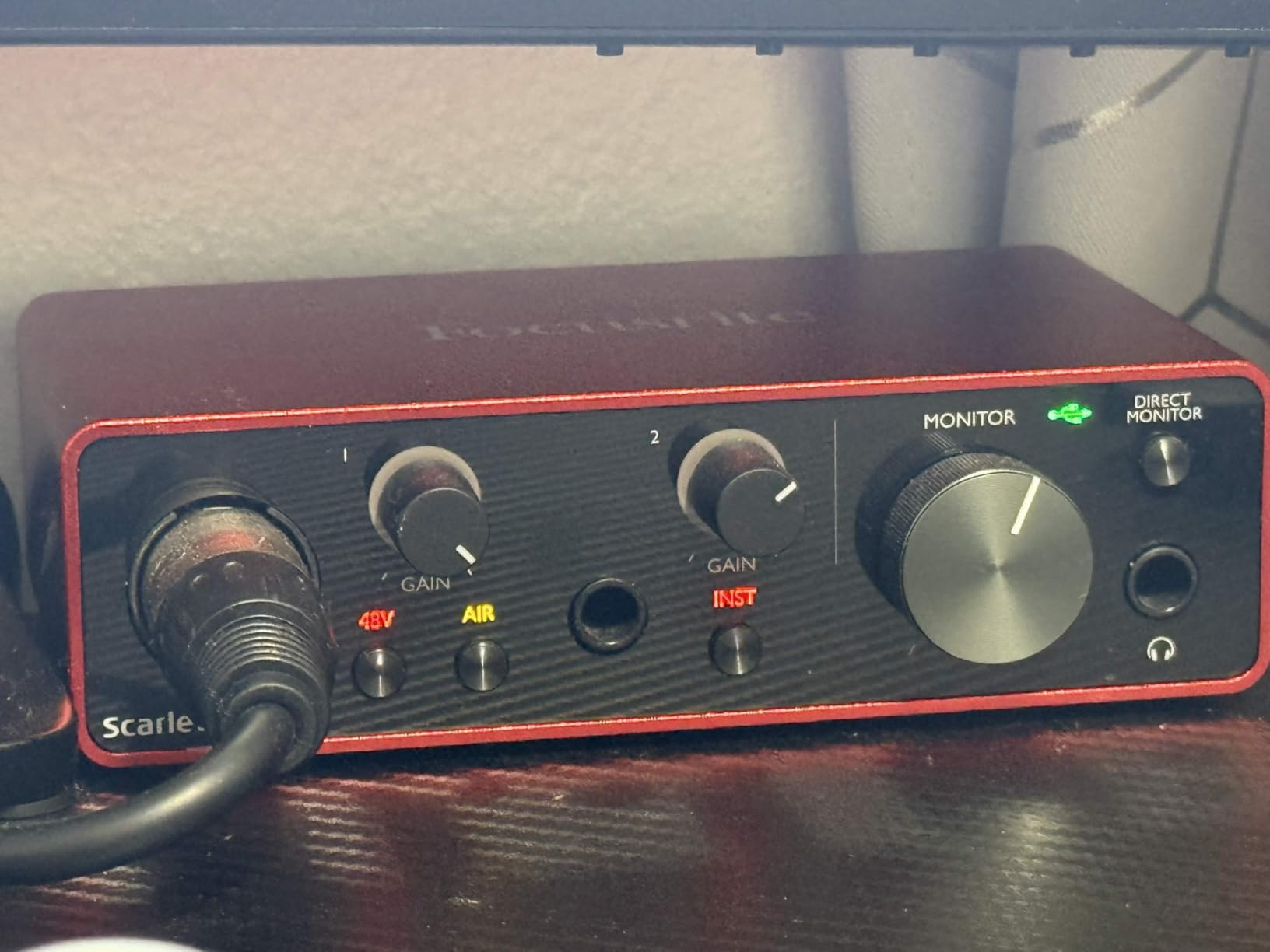 Focusrite Scarlett Solo 3rd Gen USB Audio Interface for Guitarists, Vocalists, Podcasters or Producers to record and playback studio quality sound | 1 XLR Mic Preamp, 1 Hi-Z Instrument Input, 24-Bit/192kHz, 56dB Gain Range, Air Mode, macOS/Windows/iPadOS Compatible customer photo 1
