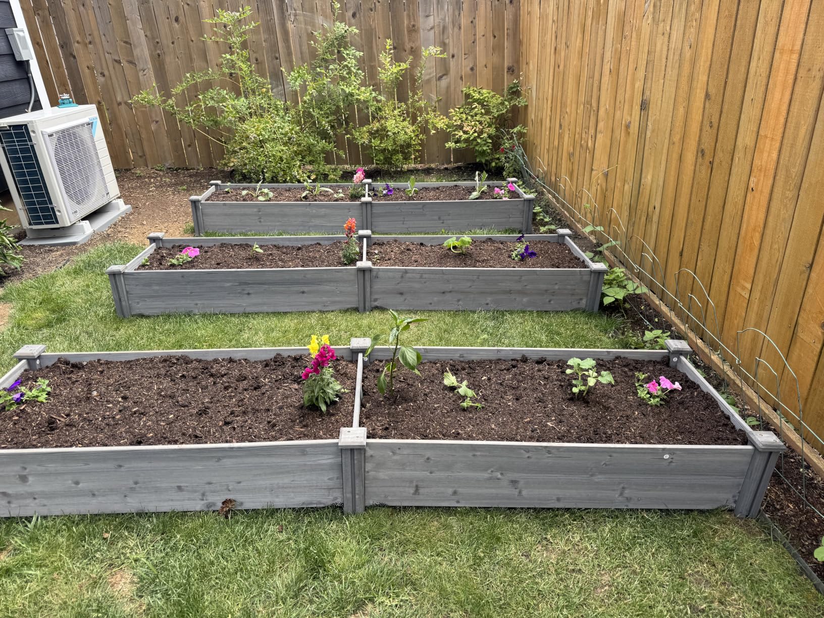 Yaheetech Raised Garden Bed Wooden Planter Box for Vegetables/Flowers customer photo 1