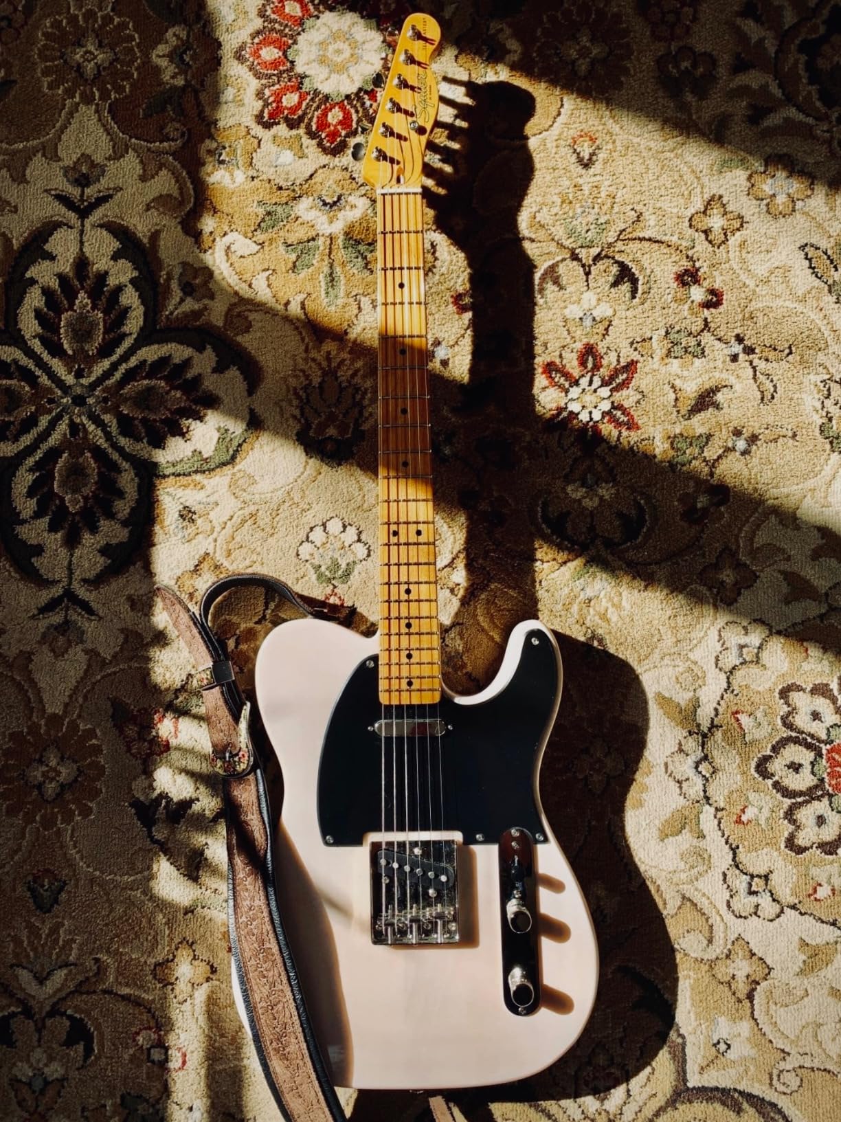 Squier Classic Vibe 50s Telecaster Electric Guitar, Butterscotch Blonde, Maple Fingerboard | Pine Body, Maple Neck and Fingerboard, Fender-Designed Alnico Single-Coil Pickups, 21 Frets, 25.5 Scale, Vintage-Style Bridge customer photo 2