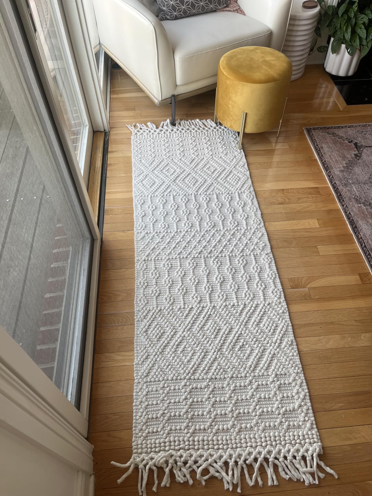 SAFAVIEH Area Rug 8x10 - Natura Collection - Large - Ivory, Handmade Wool, Moroccan Boho Fringe Design (NAT852B) customer photo 1