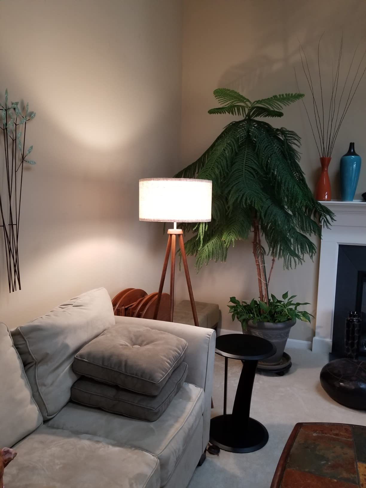 LEPOWER Wood Tripod Floor Lamp, Mid Century Standing Lamp for Living Room, Flaxen Lamp Shade, Modern Design Lamp with E26 Base, Tall Floor Light for Bedroom, Study and Office Brown customer photo 2