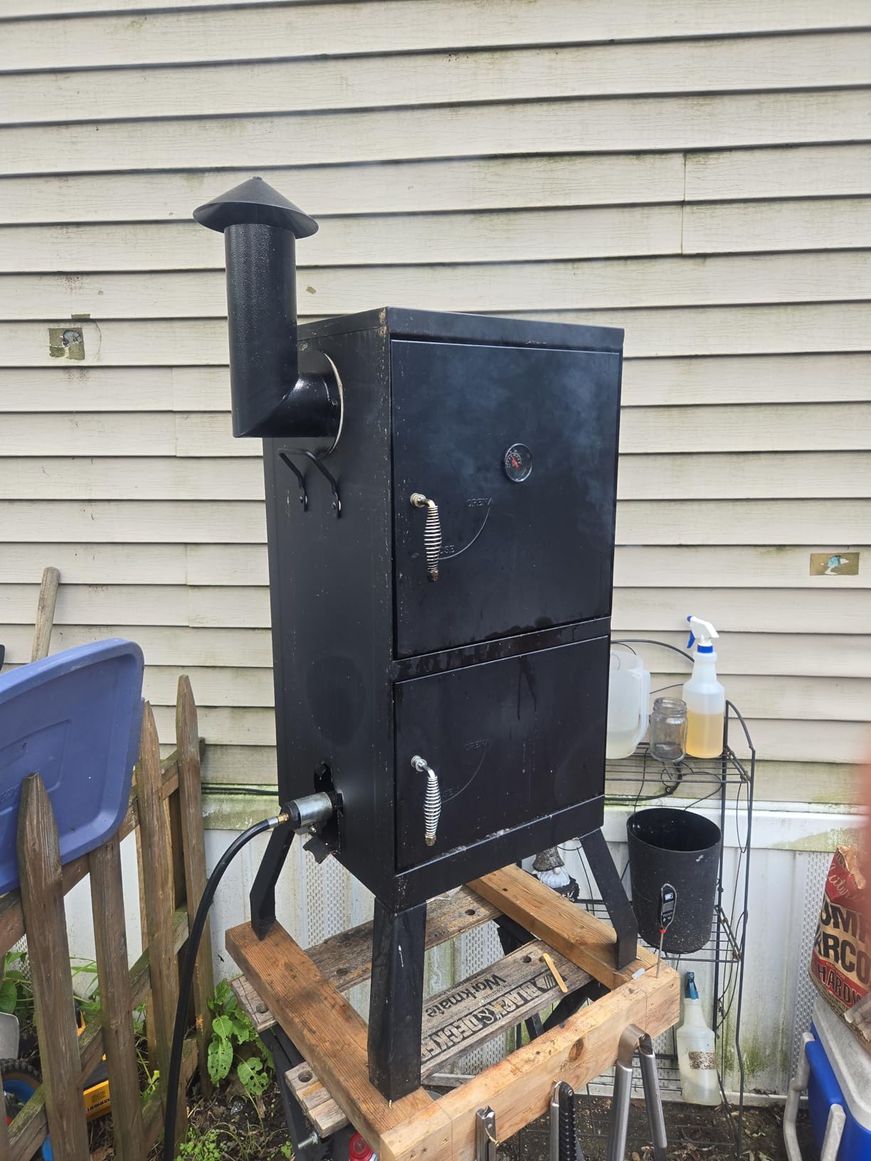 Giantex Vertical Charcoal Smoker, Outdoor BBQ Smoker Grill with Thermometer customer photo 1