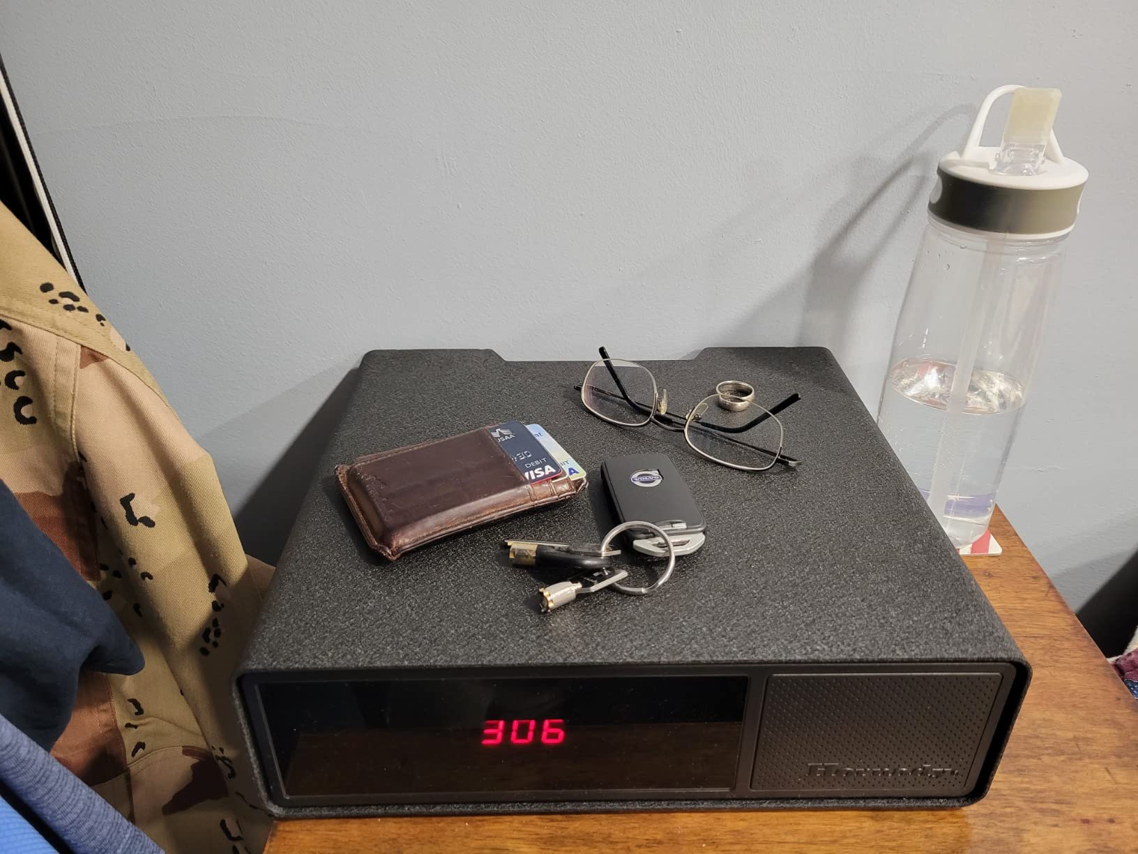 Hornady Rapid Safe Night Guard - Nightstand Gun Safe with RFID Reader, Clock, USB Ports - RFID Safe for Fast, Multiple Method Entry customer photo 2