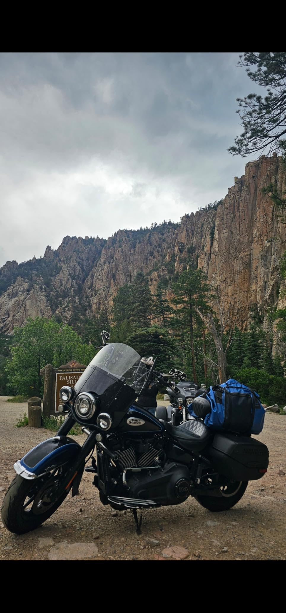 Earth Pak Waterproof Duffel Bag - Heavy Duty Motorcycle Dry Bag with Large Storage Space Perfect for Traveling, Camping, Kayaking, Fishing & Canoeing Bag 50L/70L/90L/120L Sizes customer photo 2