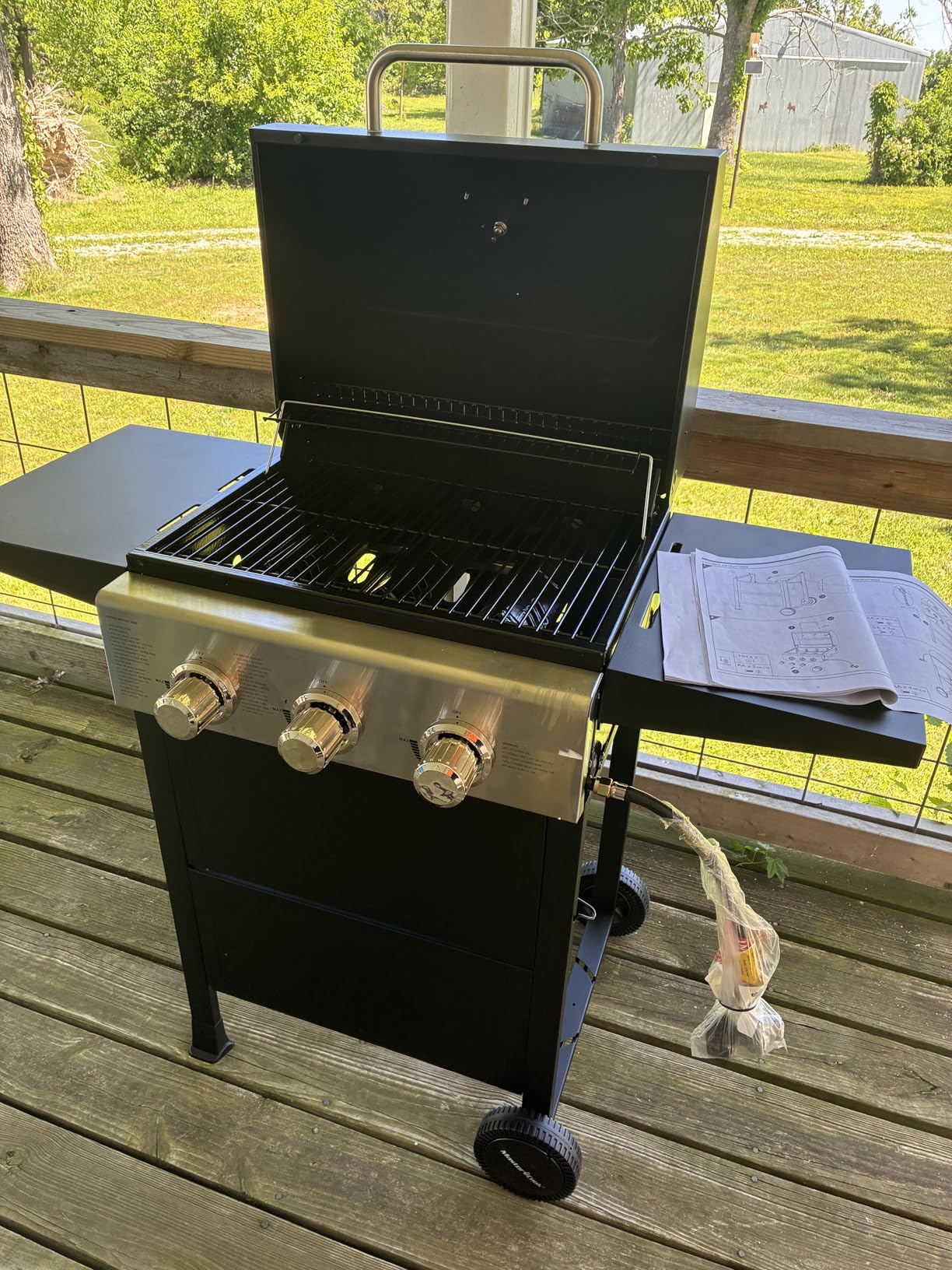 MASTER COOK 3 Burner BBQ Propane Gas Grill, 472 Sq. In. Cooking Area, 30,000 BTU Stainless Steel Barbecue Grill with Two Foldable Shelves for Outdoor Patio, Backyard customer photo 1