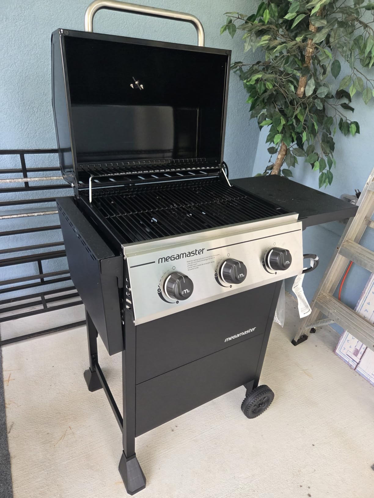 Megamaster 3-Burner Propane Gas Grill with Folding Side Tables, 30,000BTUs, 429.81 sq. in. Cooking Space, Stainless Steel Control Panel, Outdoor Kitchen Grill for BBQs, Patios, and More - 720-0988EA customer photo 1