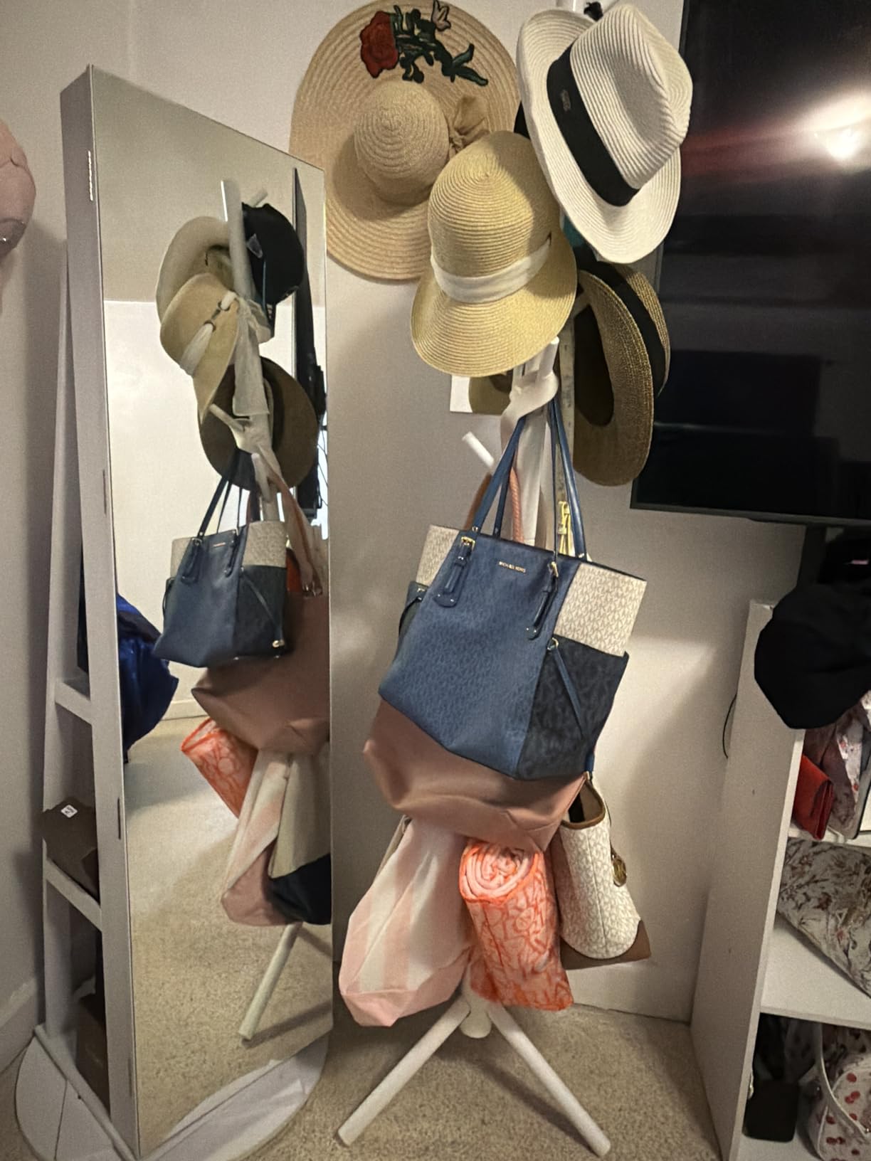 Pipishell Solid Wooden Coat Rack Freestanding, Hall Tree with 8 Hooks, 3 Height Options for Coats, Hats, Handbags, and Scarves, Tool-Free Assembly customer photo 1