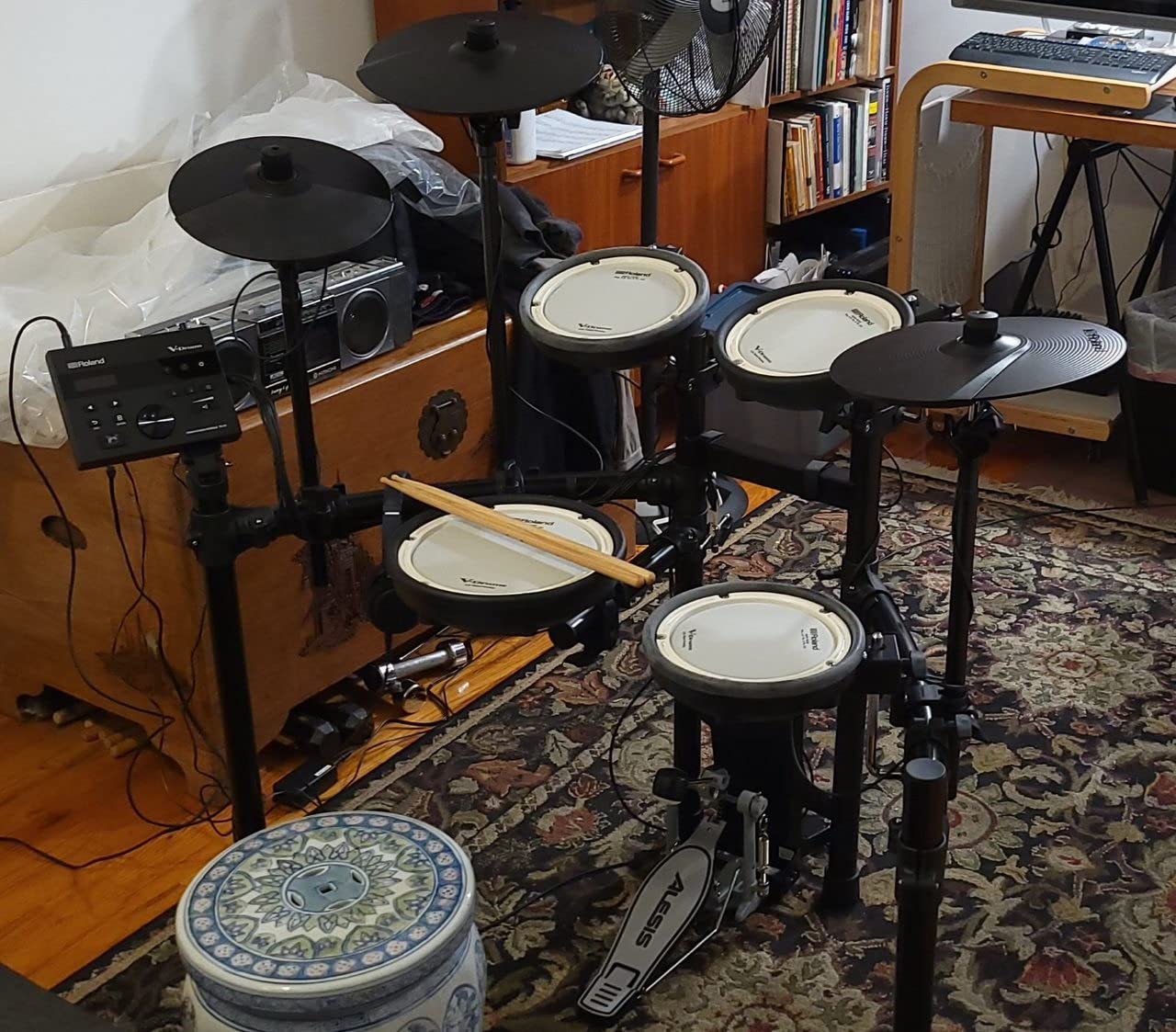 Roland TD-07KV Electronic V-Drums Kit - Dual-Ply All Mesh Head kit with superior expression and playability, Bluetooth Audio & MIDI, USB for recording audio and MIDI data, 40 FREE Melodics Lessons customer photo 2