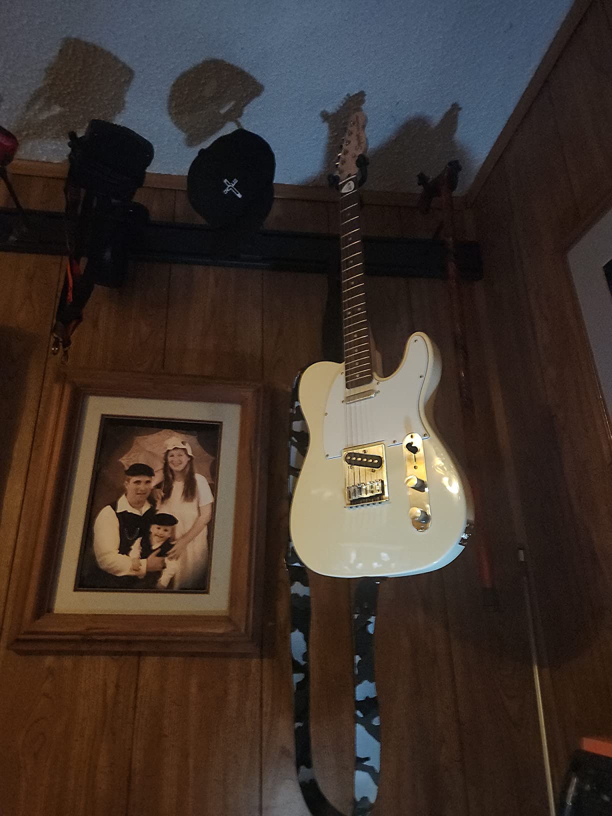 Squier Affinity Series Telecaster Electric Guitar, with 2-Year Warranty, Olympic White, Laurel Fingerboard | Poplar Body, Maple C-Neck with Laurel Fingerboard, 2 Ceramic Single-Coil Pickups, 6-Saddle Strings-Through Bridge customer photo 1