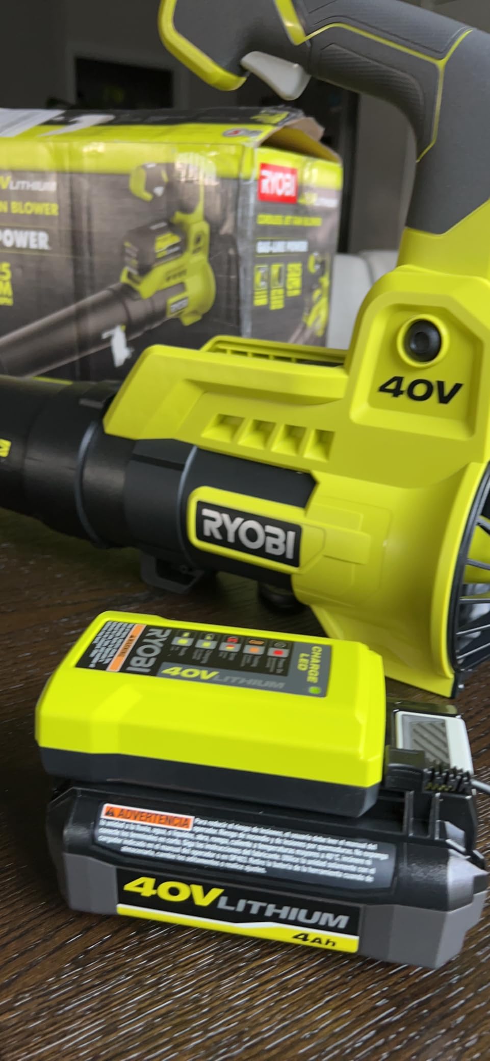 40V 110 MPH 525 CFM Cordless Battery Variable-Speed Jet Fan Leaf Blower with 4.0 Ah Battery and Charger customer photo 1
