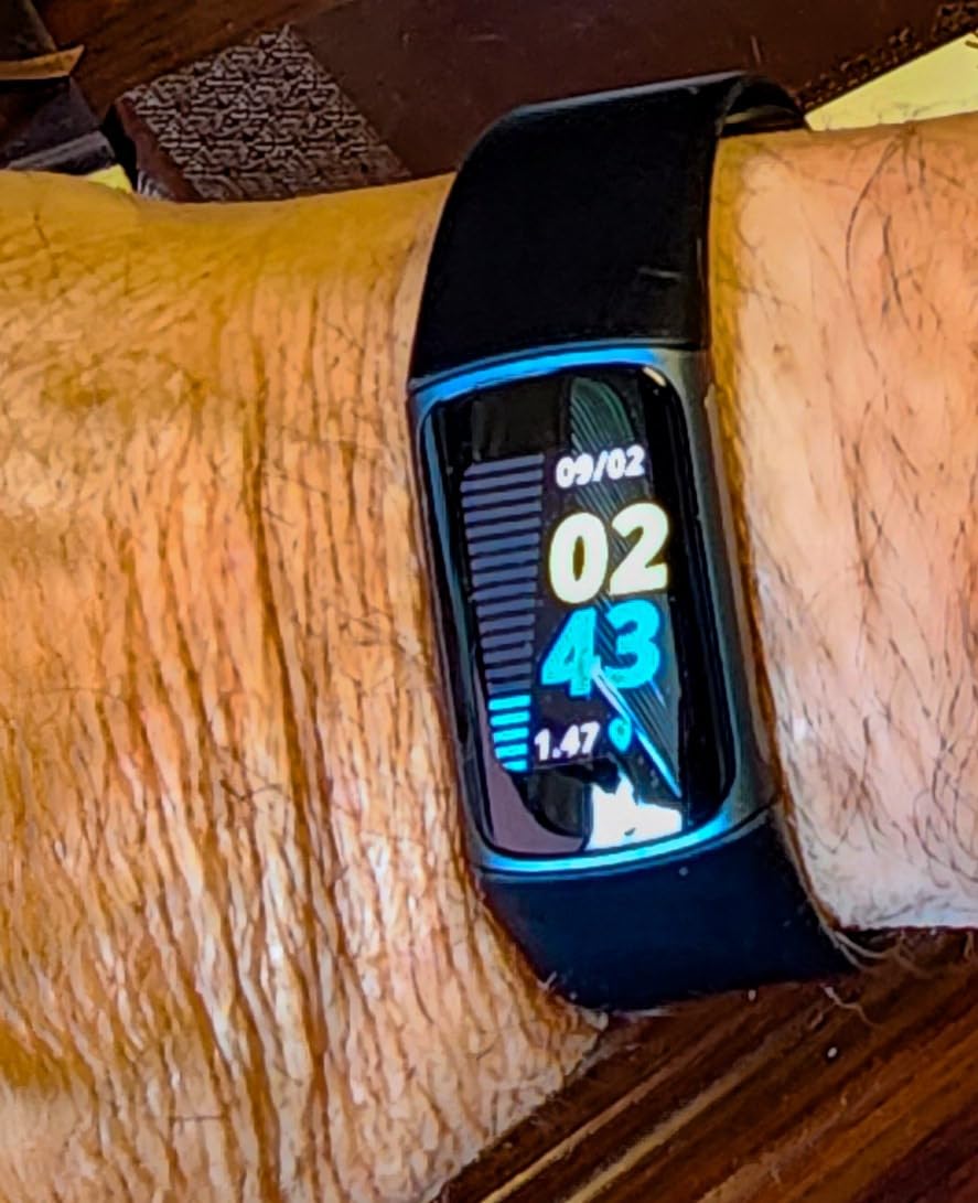 Fitbit Charge 5 Advanced Health & Fitness Tracker with Built-in GPS, Stress Management Tools, Sleep Tracking, 24/7 Heart Rate and More, Black/Graphite, One Size (S &L Bands Included) customer photo 1