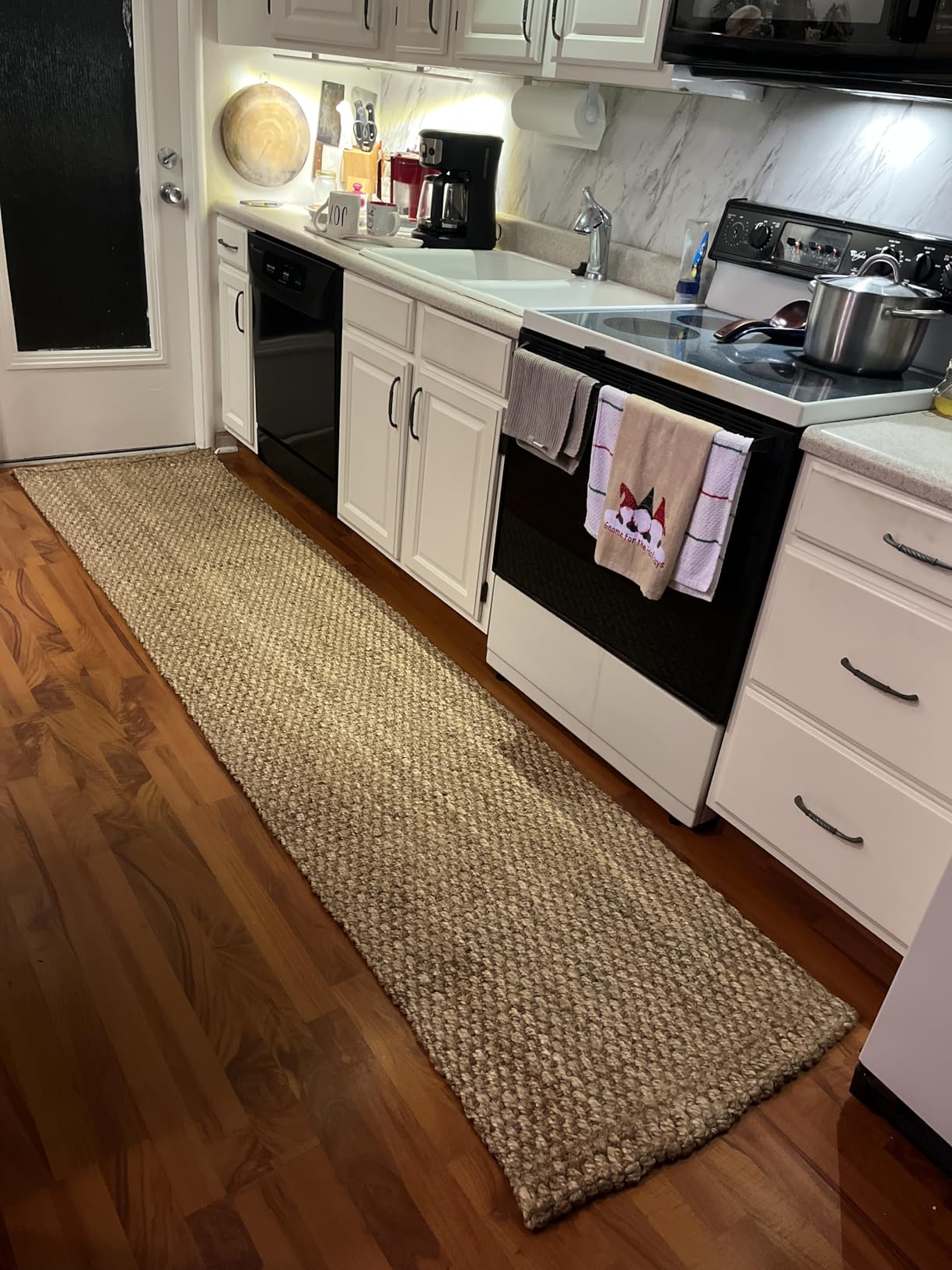 SAFAVIEH Natural Fiber Collection Runner Rug - 2'3