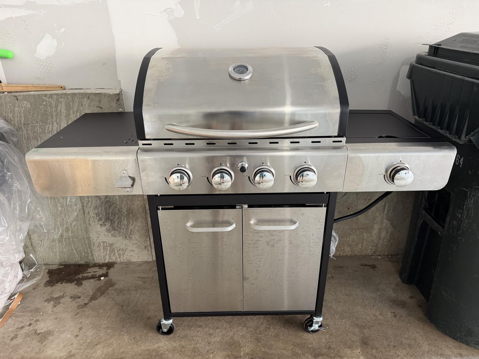 Sophia & William Propane Gas BBQ Grills with Side Burner, 4 Burner, 42,000 BTU Porcelain-Enameled Cast Iron Grates, Stainless Steel Barbecue Grill for Backyard Outdoor Cooking, Patio Family Party customer photo 1