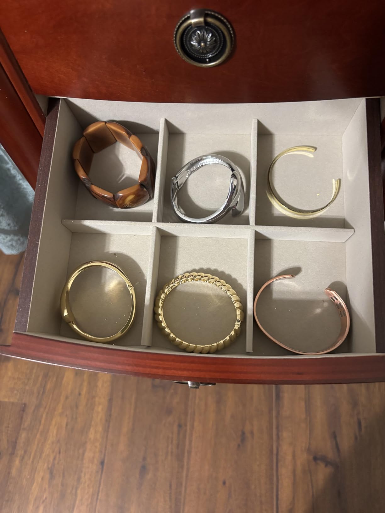 Hives and Honey Noelle Standing Jewelry Armoire, Locking Organizer with Mirror, 7 Drawers, Side Doors, Necklace Hooks, Ring Rolls, Jewelry Box for Earrings, Bracelets, and More customer photo 2