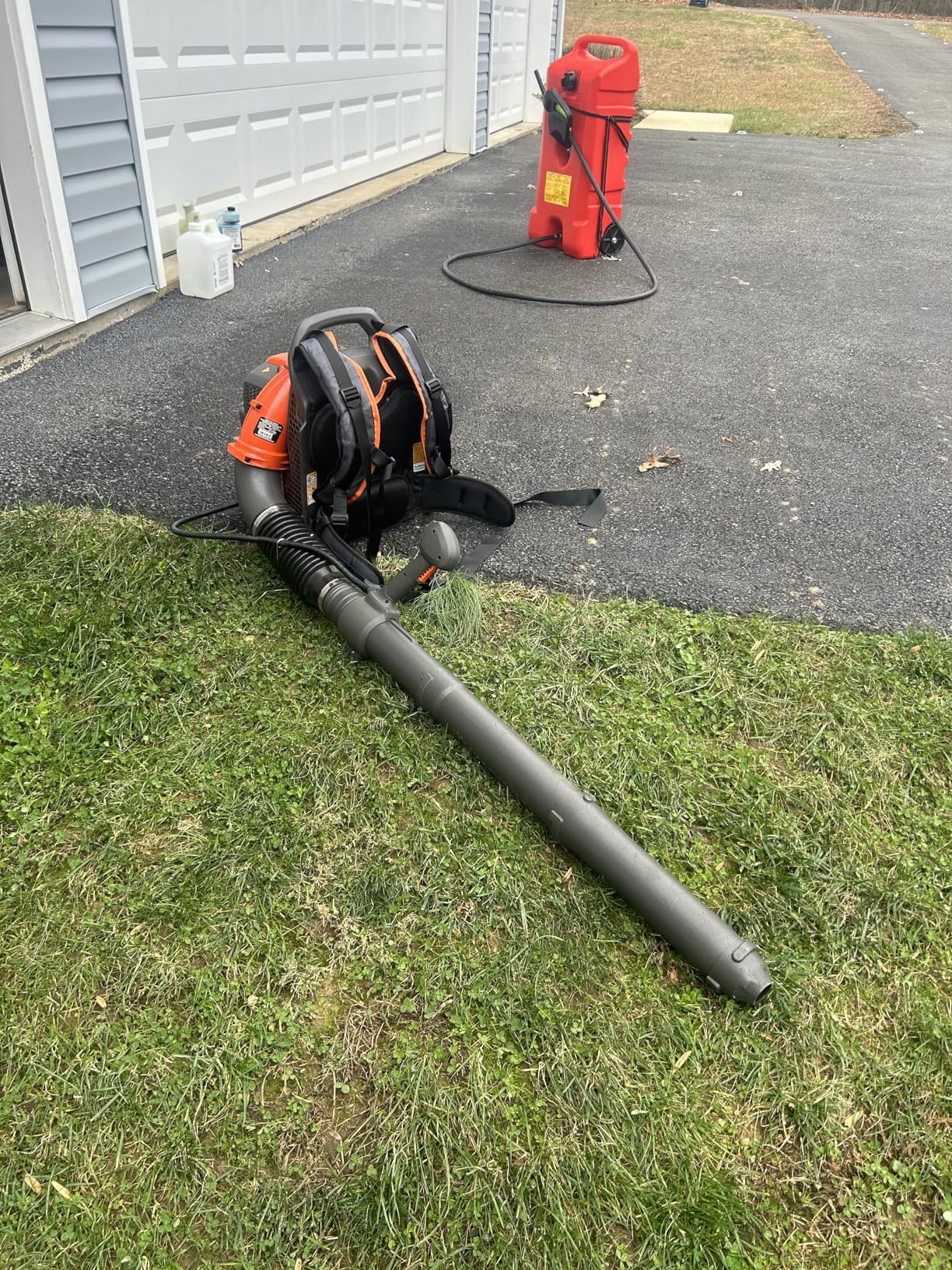 Husqvarna 150BT Gas Leaf Blower, 51-cc 2.16-HP 2-Cycle Backpack Leaf Blower, 765-CFM, 270-MPH, 22-N Powerful Clearing Performance and Ergonomic Harness System customer photo 1