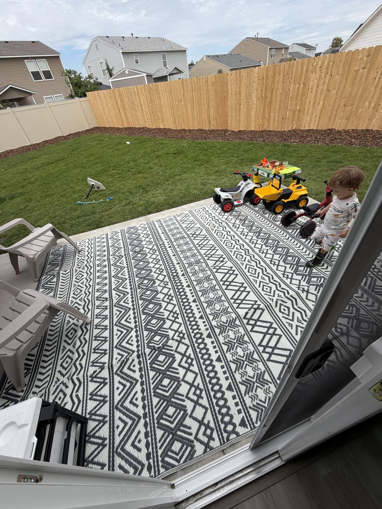 MontVoo Outdoor Rug Carpet Waterproof 5x8 Outdoor Patio Rug Mat Reverisble Plastic Straw Outdoor Rug for RV Camping Picnic Beach Balcony Boho Grey customer photo 2