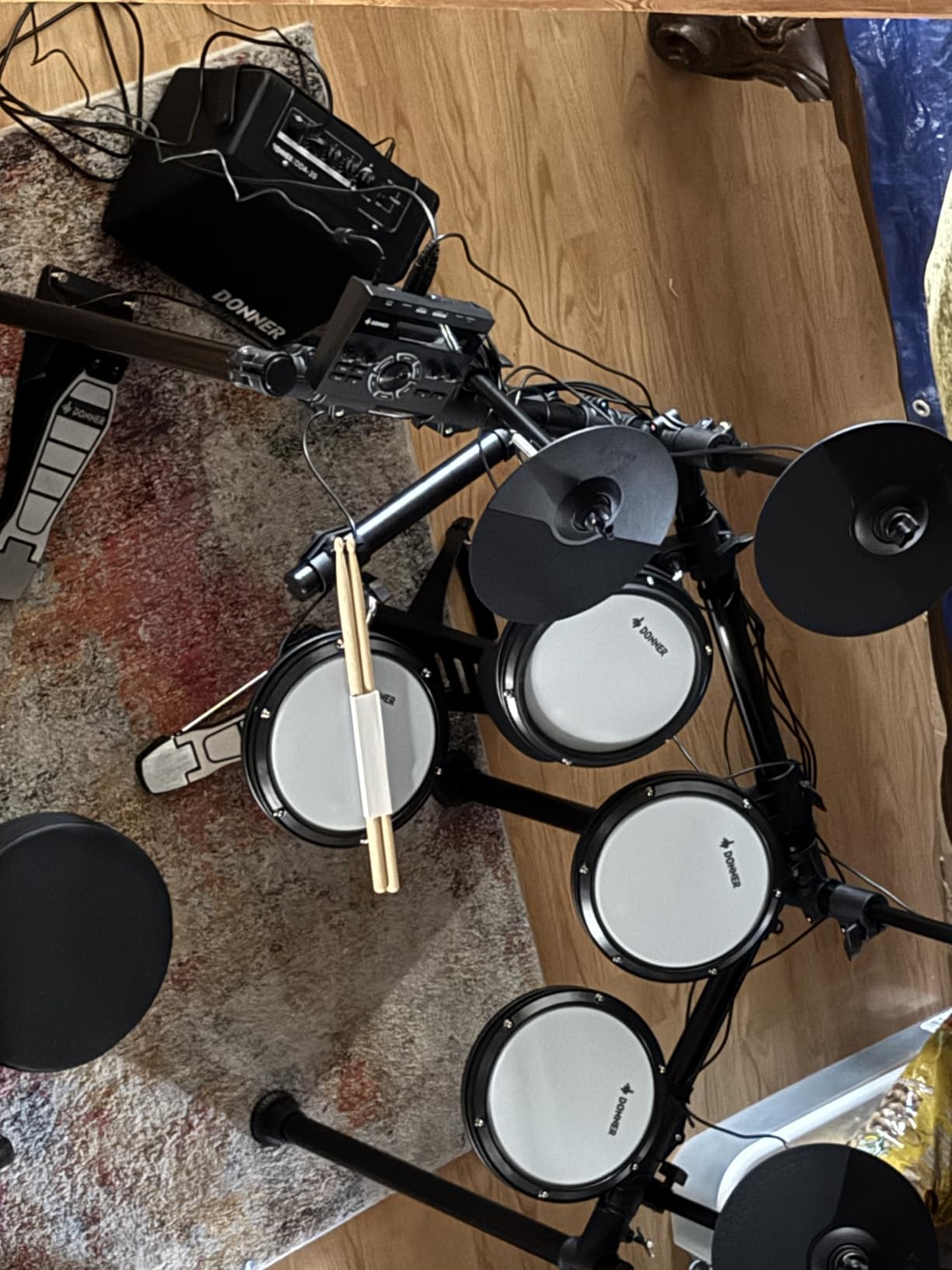 Donner DED-200X Electronic Drum Set, Electric Drum Kit with Quiet Mesh Drum Pads, 2 Cymbals w/Choke, 31 Kits and 450+ Sounds, Throne, Headphones, Sticks, USB MIDI, Melodics Lessons (5 Pads, 4 Cymbals) customer photo 2