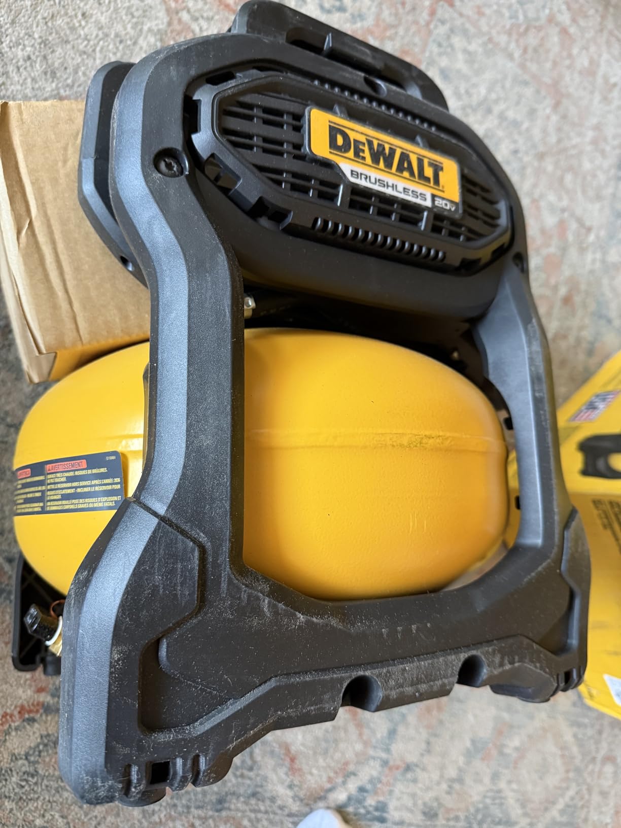 DEWALT 20V MAX Portable Cordless Air Compressor Kit, 2.5 Gallons, 140 PSI, Brushless with Battery & Charger (DCC2520T1) customer photo 2