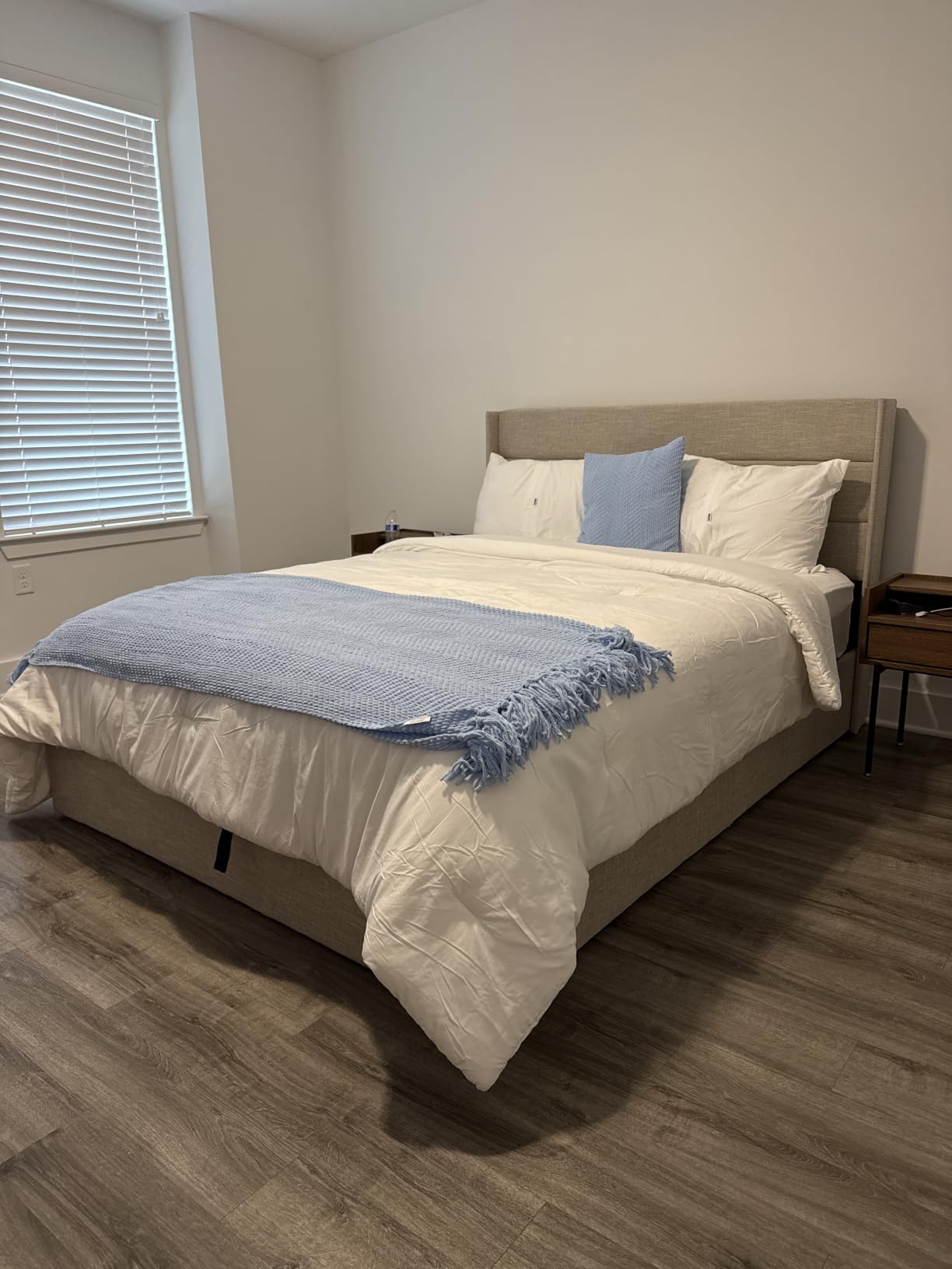 SHA CERLIN Queen Size Lift Up Storage Bed/Modern Wingback Headboard/Upholstered Platform Bed Frame/Hydraulic Storage customer photo 1