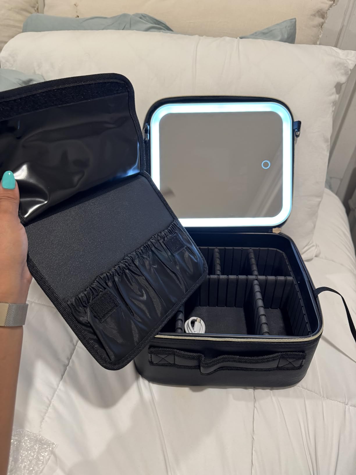Travel Makeup Bag with LED Mirror - Waterproof Cosmetic Train Case with Adjustable Dividers, Portable Makeup Organizer and Toiletry Bag for Women, Teens & Girls Gift, Black customer photo 1