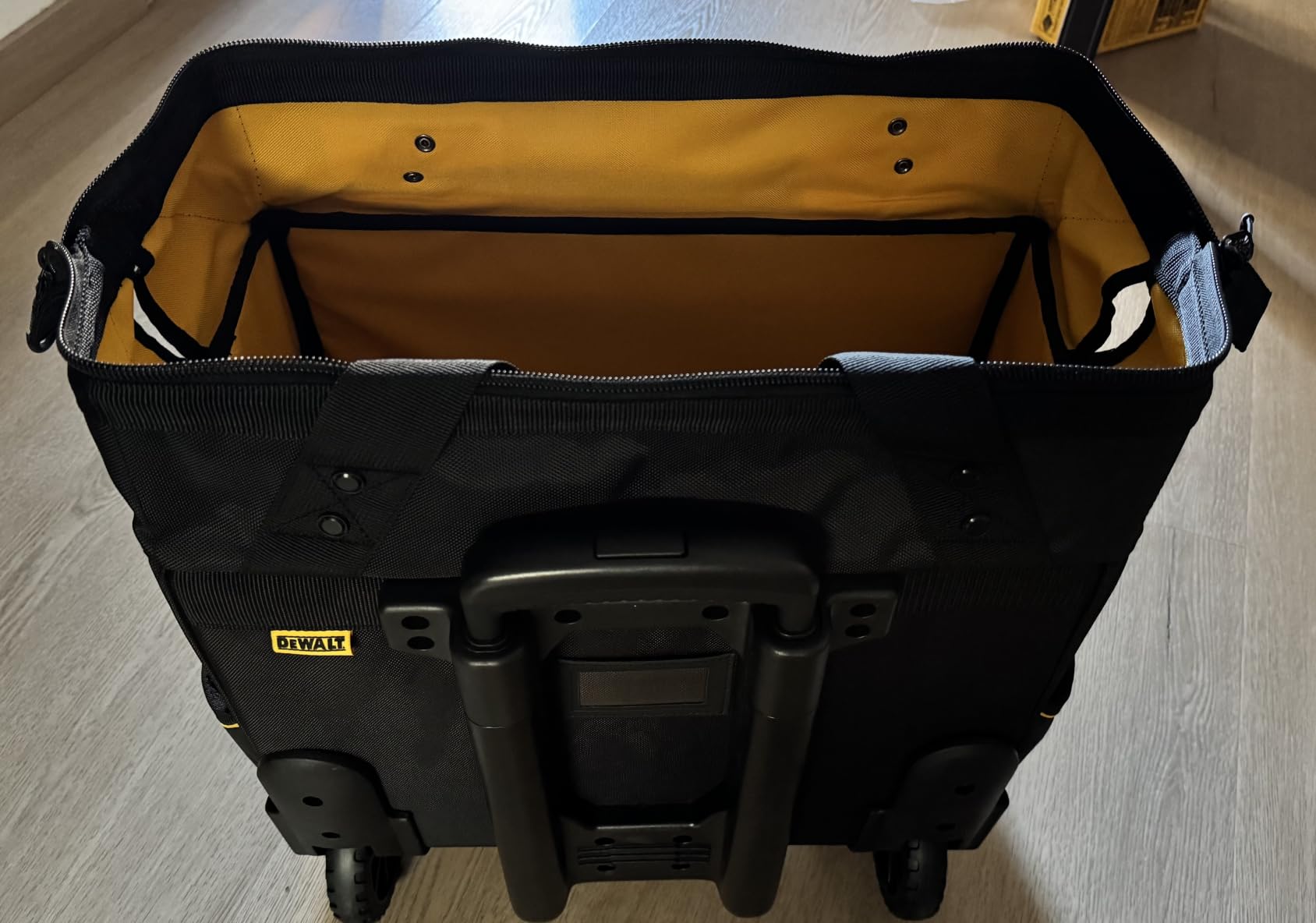 DEWALT 18 Inch Rolling Tool Storage Bag with 27 Pockets (DWST560107) customer photo 2