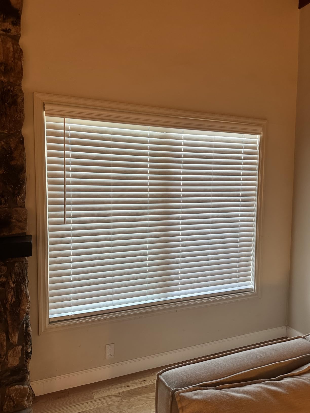 Lotus & Windoware Cordless, 2 Inch Faux Wood Blind, 34.5