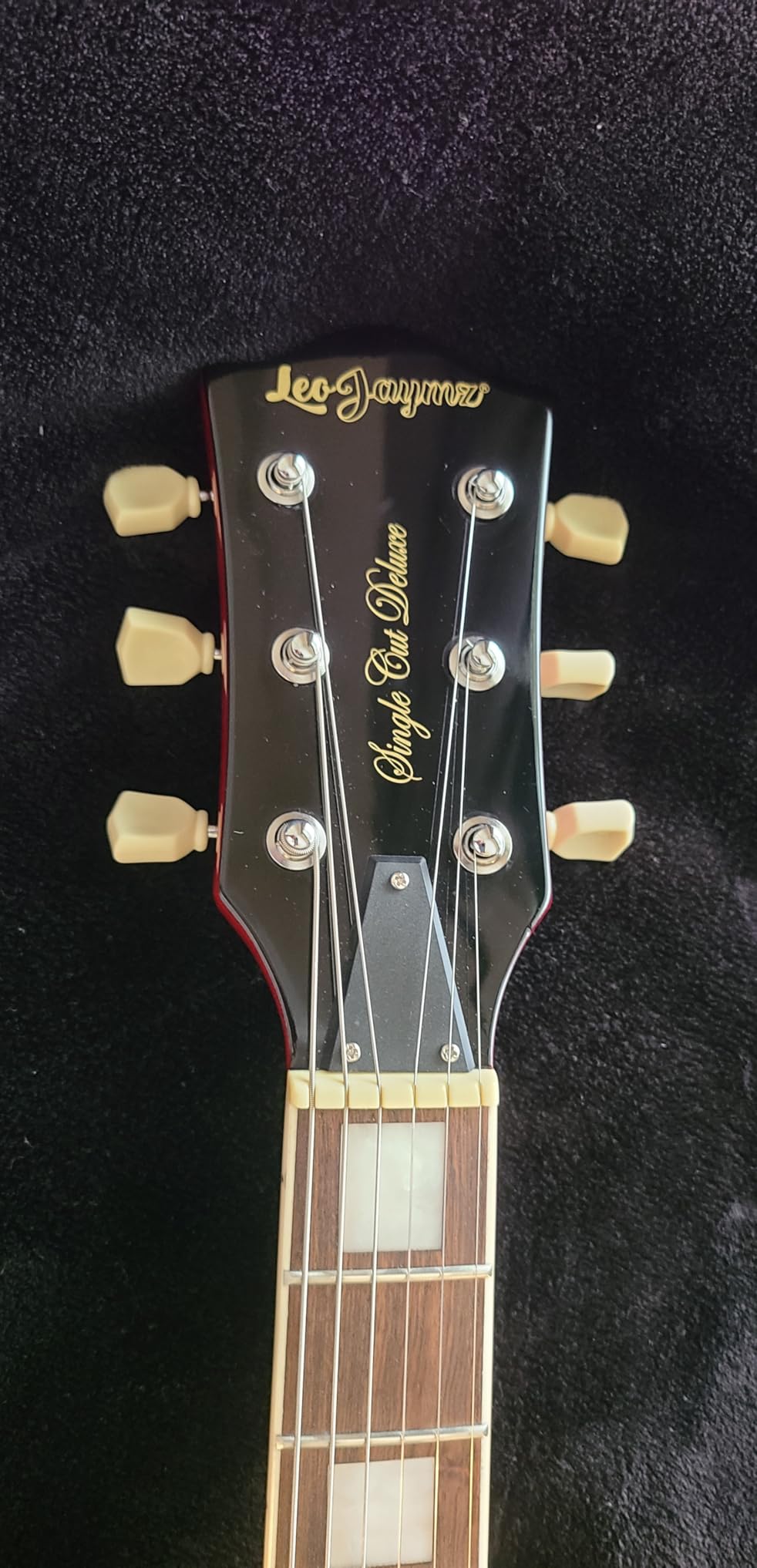Leo Jaymz SC Series Electric Guitar - Mahogany Body, Laurel Fingerboard, Dual Humbuckers, Tune-O-Matic Bridge, C Neck, 18:1 Tuners (Cherry Sunburst) customer photo 1
