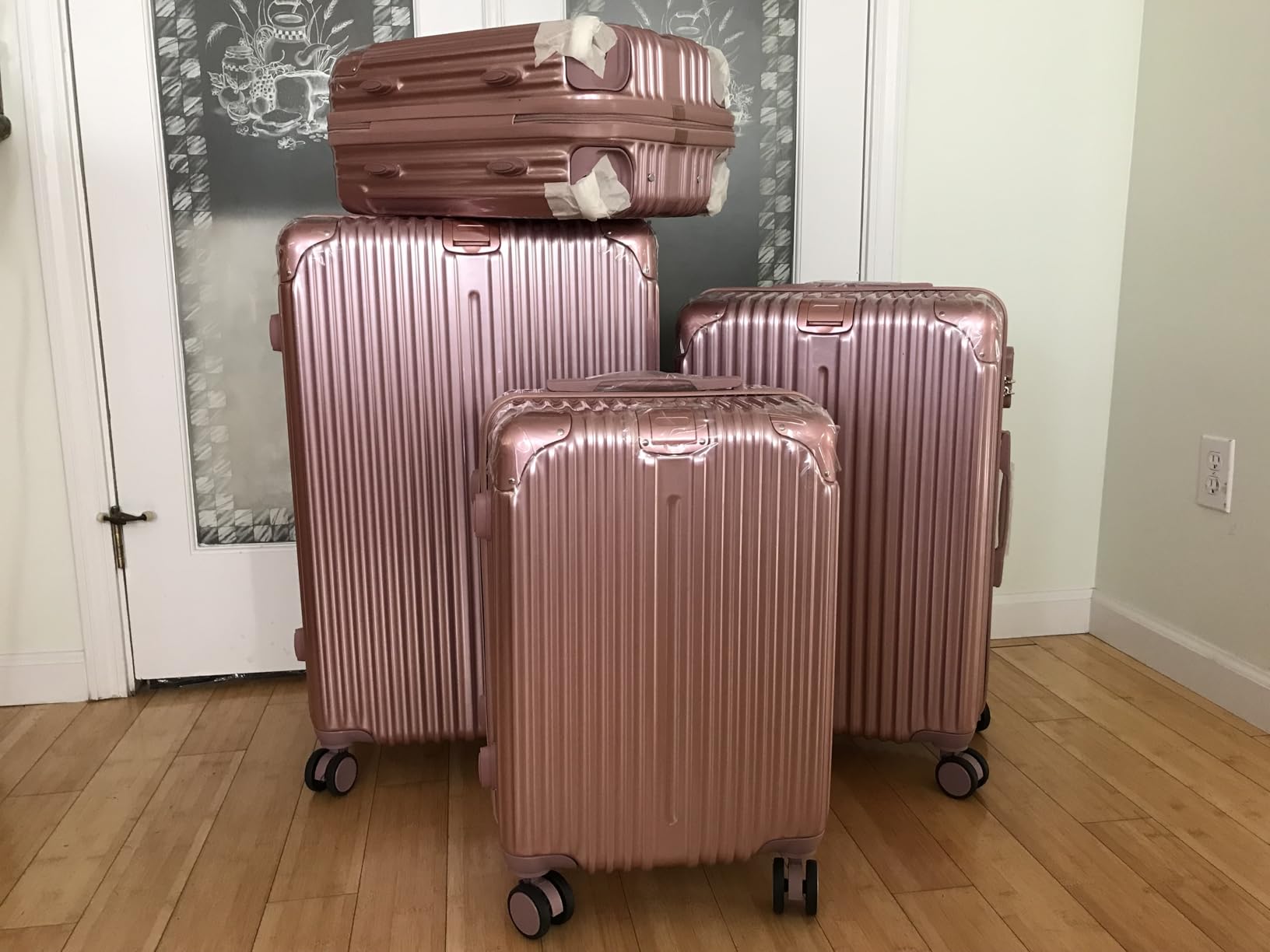 Apelila 4 Piece Luggage Sets for Travel, Hardshell Suitcase with Spinner Wheels (18/20/24/28 Inch), Lightweight Carry On & Checked Luggage for Family Vacation customer photo 1