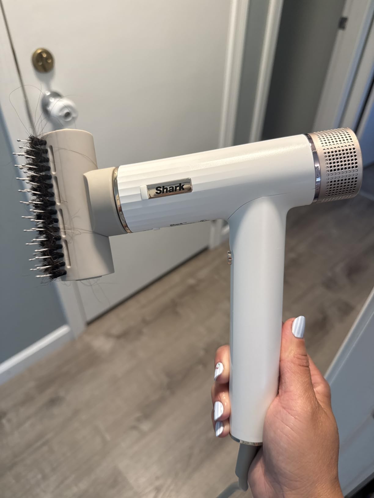Shark Hair Dryer | SpeedStyle | No Heat Damage Hair Styling Tool | 3 Styling Tools Included | Portable & Powerful Blow Dryer | Best for Straight & Wavy Hair | Silk | HD331 customer photo 1