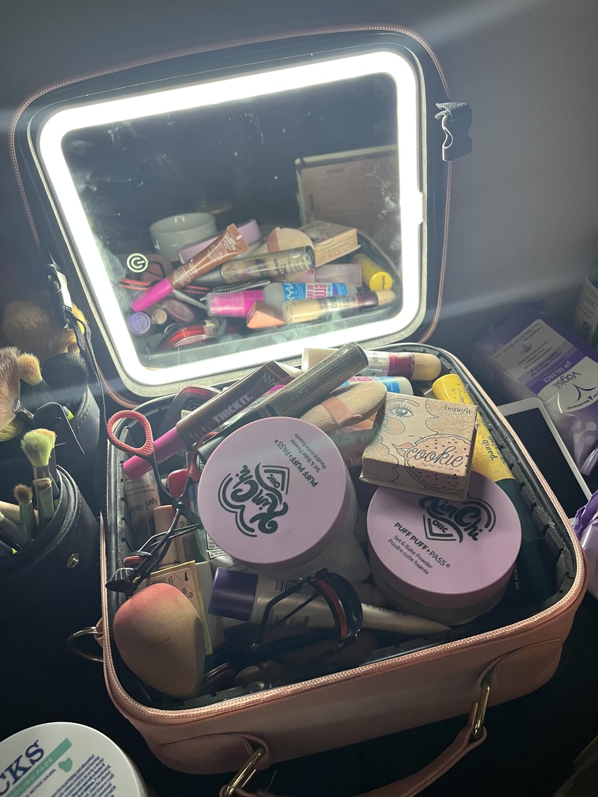ViKert Travel Makeup Bag with Light Up Mirror, Makeup Travel Case with Adjustable Dividers, Waterproof Makeup Train Case, Lighted Makeup Case with Detachable Mirror customer photo 2